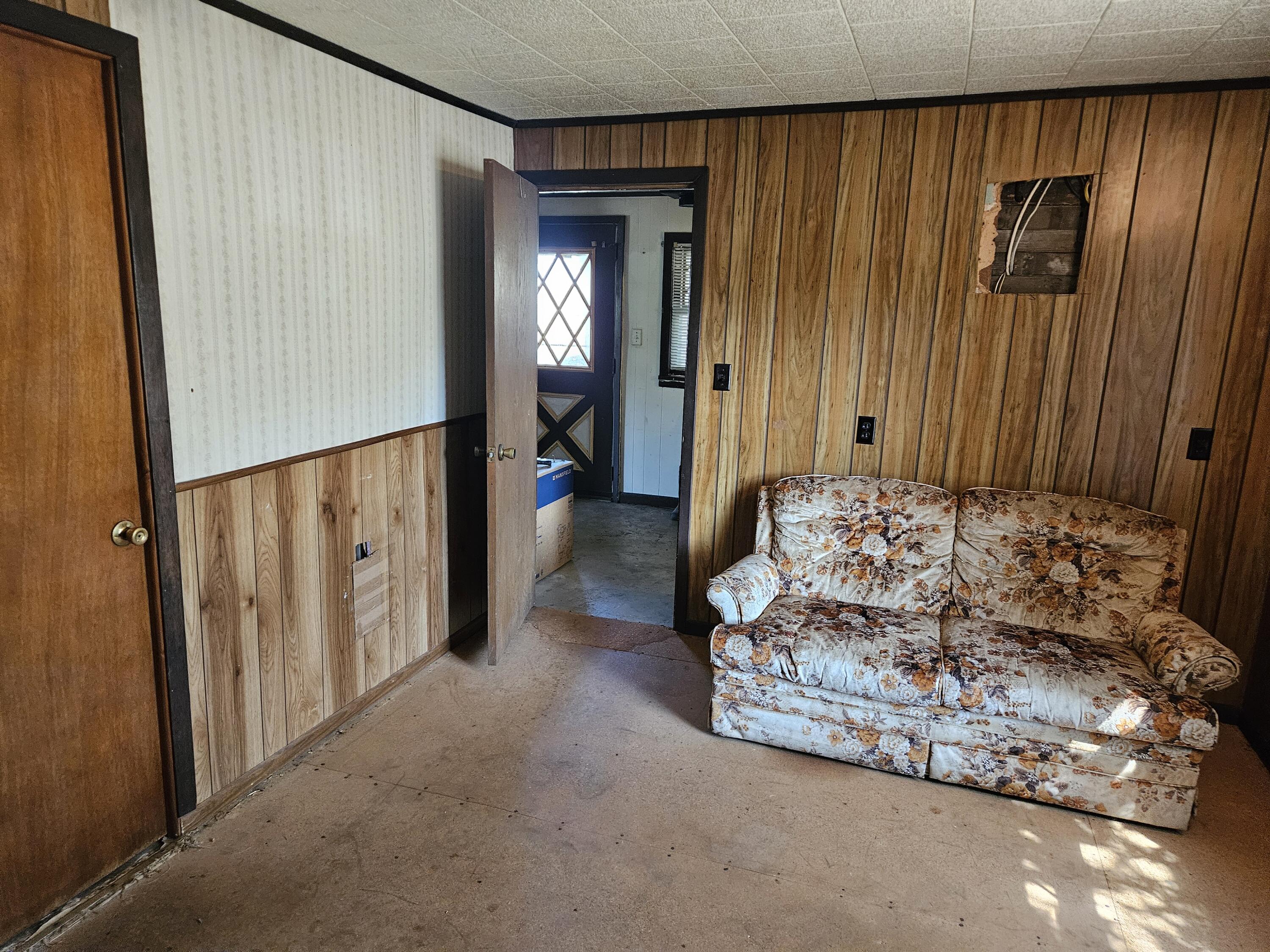 23594 Lawrence 1140 Property Photo 14
