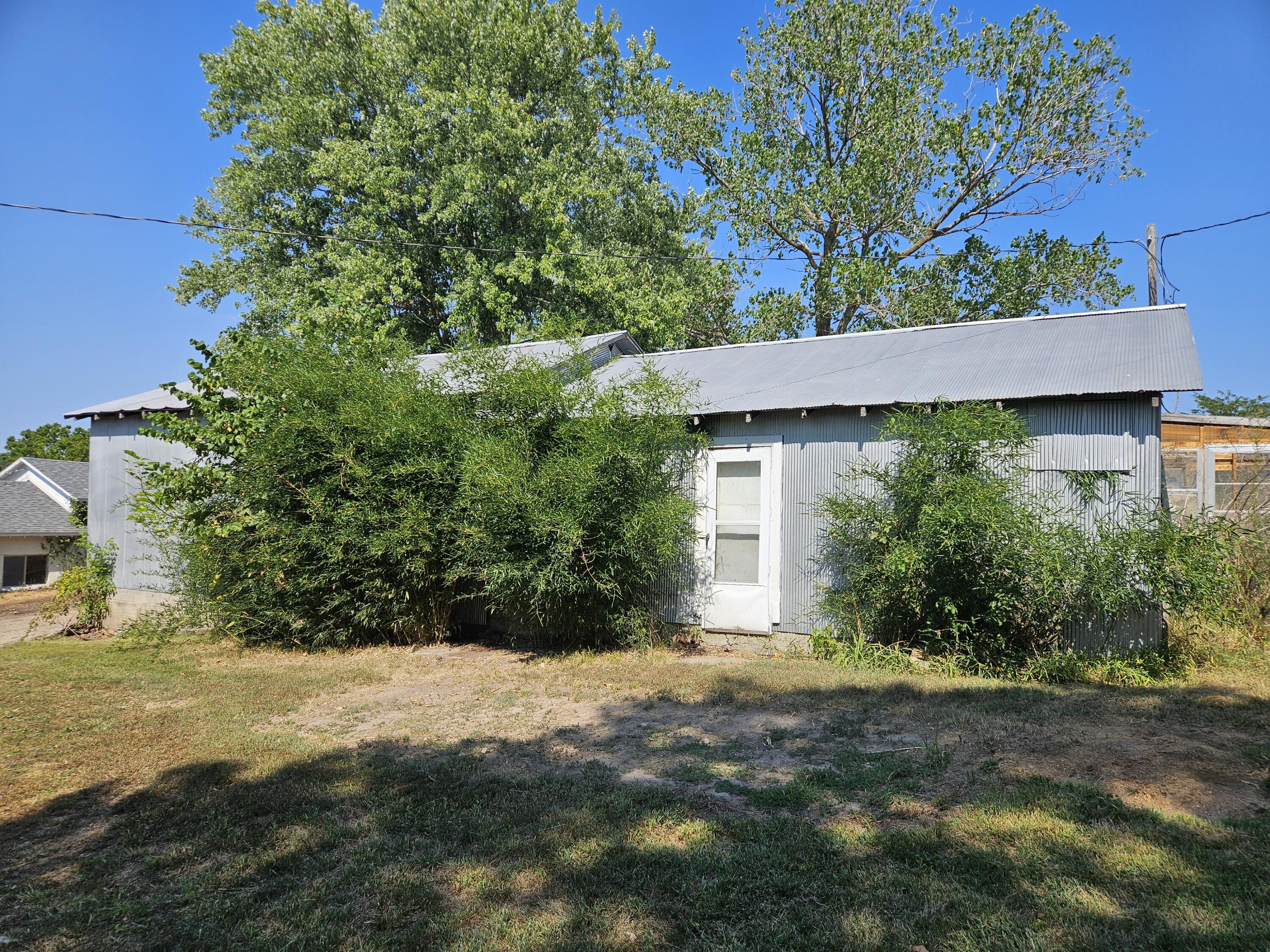 23594 Lawrence 1140 Property Photo 18
