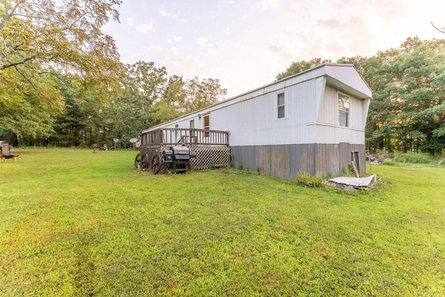 9440 Splitlimb Road Property Photo 4