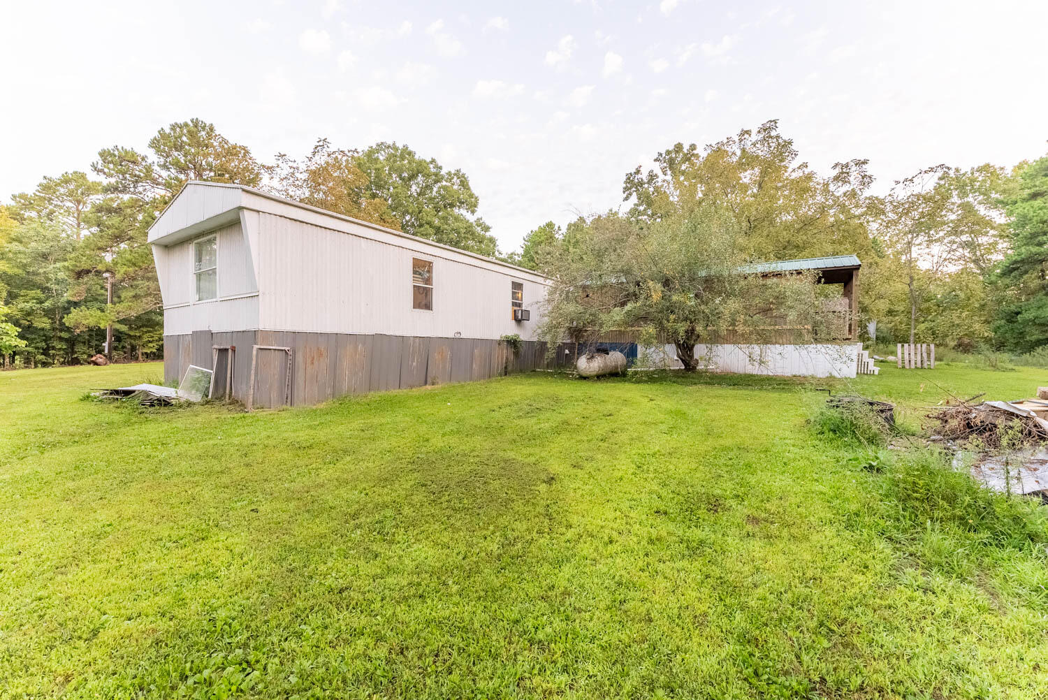 9440 Splitlimb Road Property Photo 5