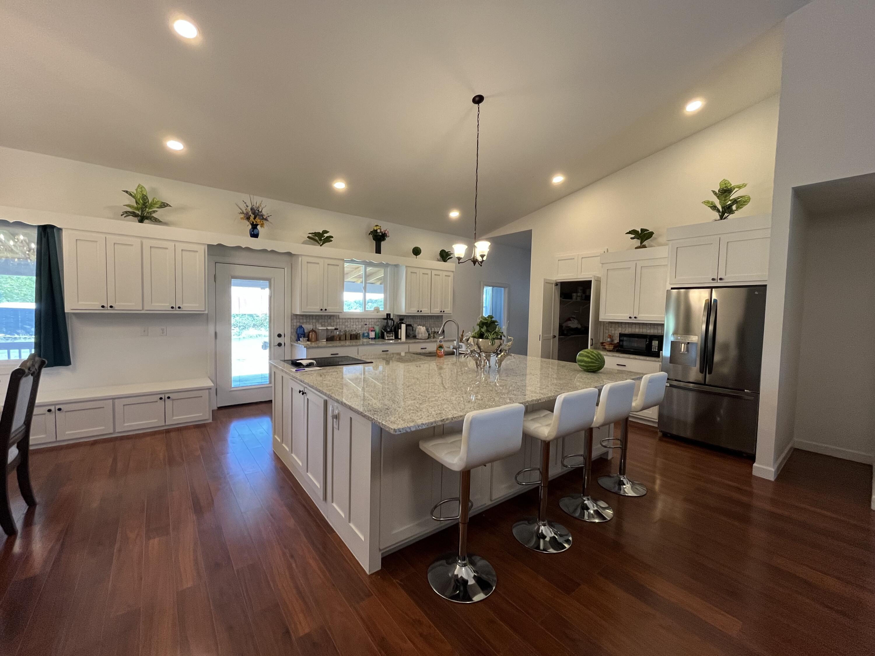 12040 Farm Road 2205 Property Photo 4