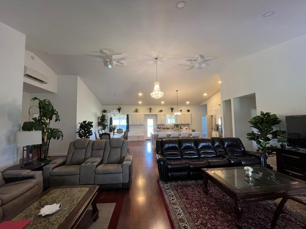 12040 Farm Road 2205 Property Photo 9