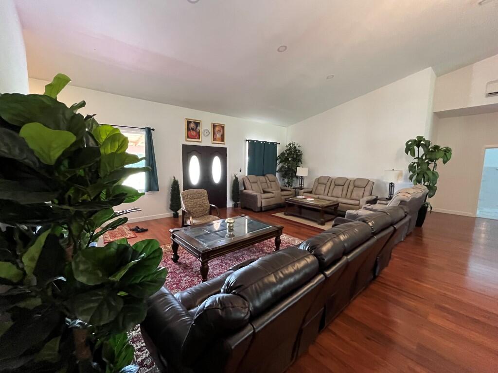 12040 Farm Road 2205 Property Photo 14