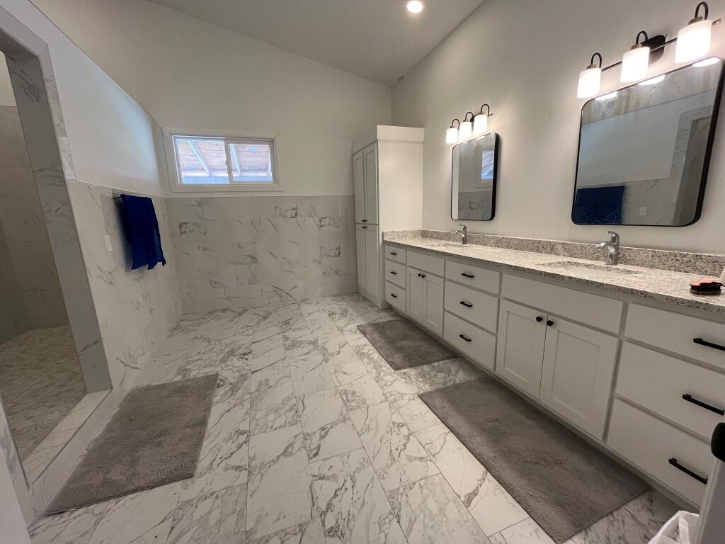12040 Farm Road 2205 Property Photo 20