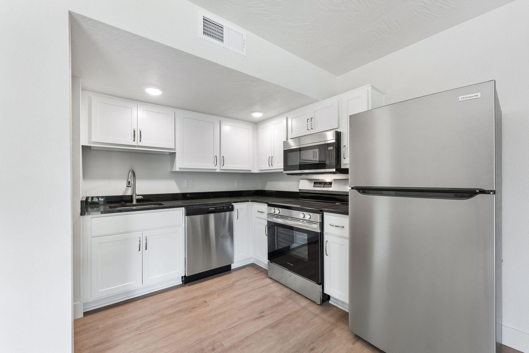 403 Veterans Boulevard Property Photo 8