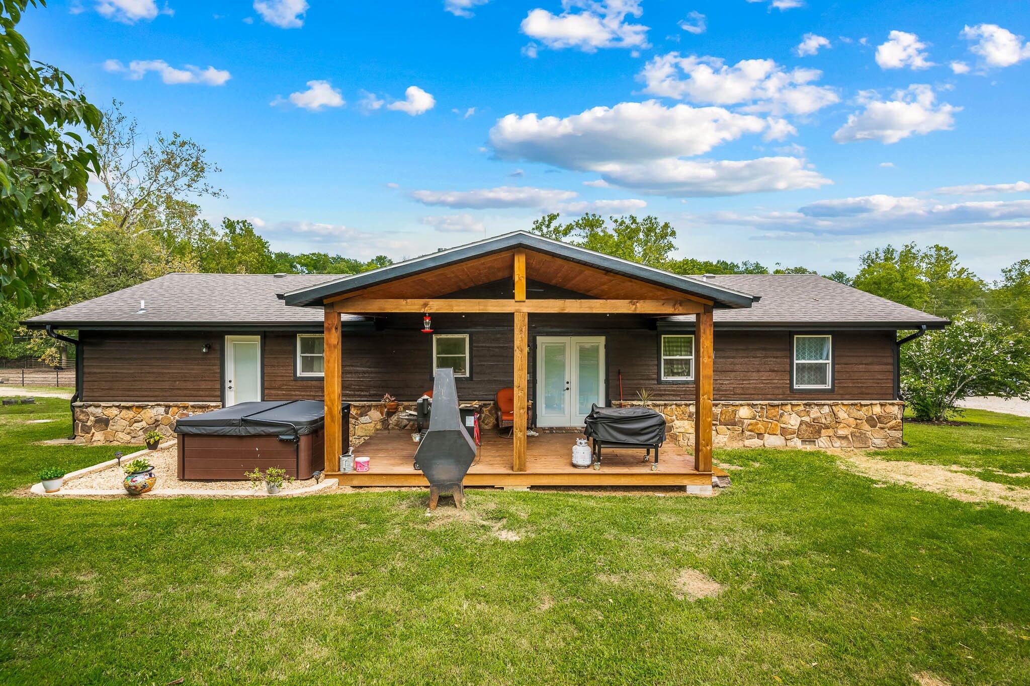 22948 East State Highway 76 Property Photo 9