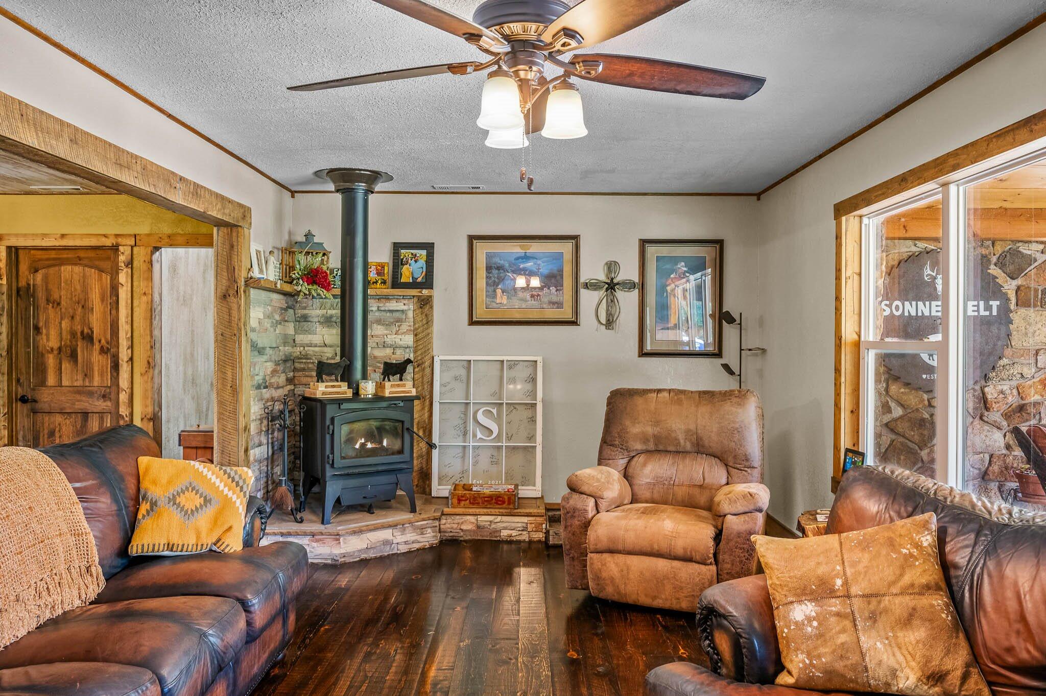 22948 East State Highway 76 Property Photo 14