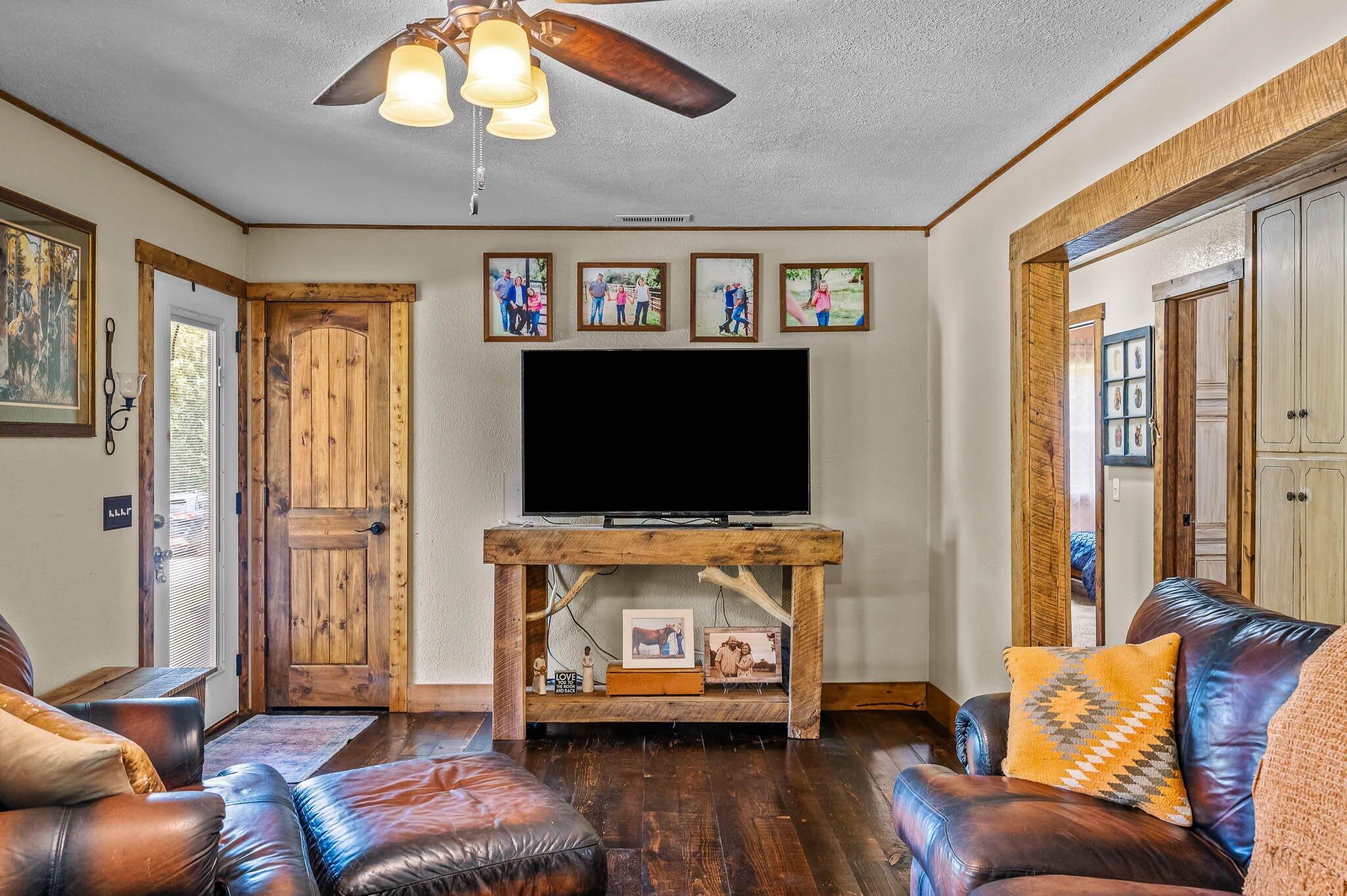 22948 East State Highway 76 Property Photo 16