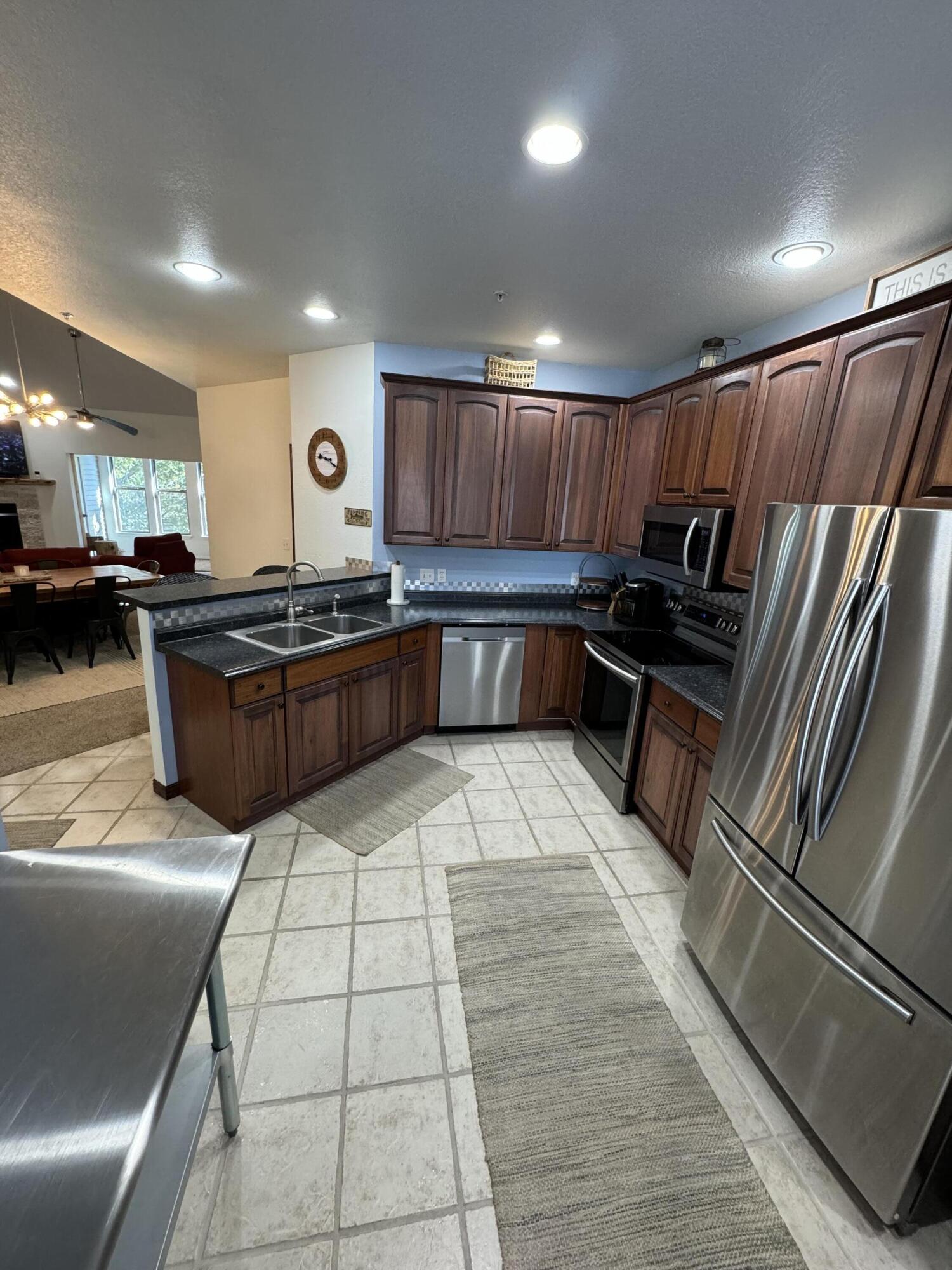 235 Lower Emerald Bay Circle Property Photo 8