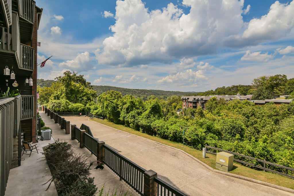 150 Sunken Forest Drive Property Photo 1