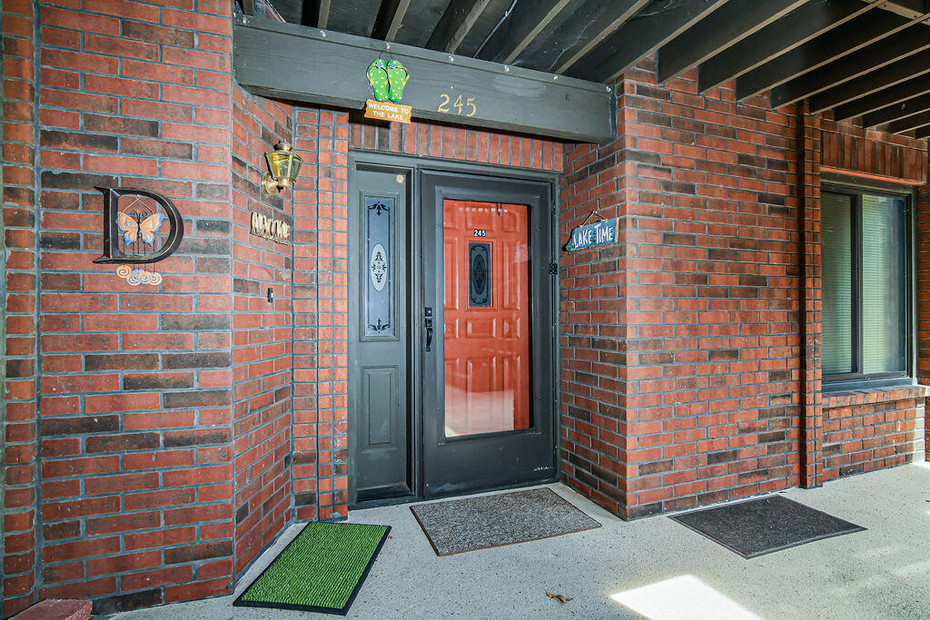 150 Sunken Forest Drive Property Photo 2