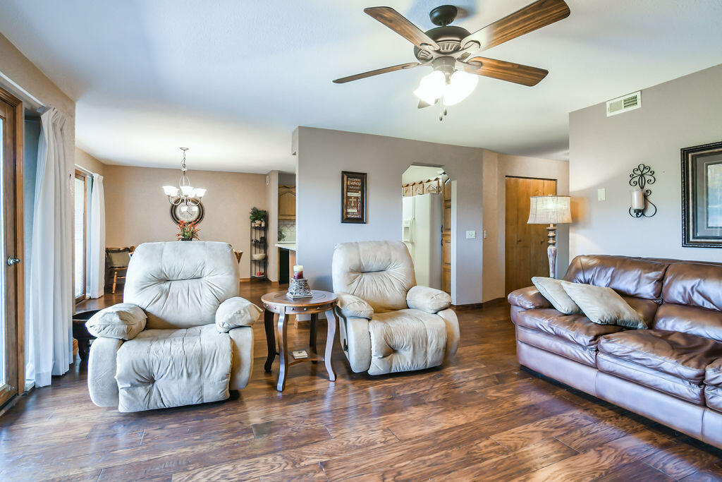 150 Sunken Forest Drive Property Photo 7