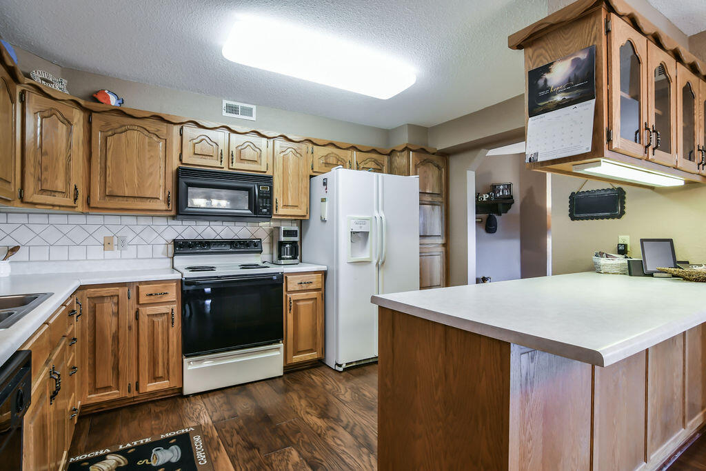 150 Sunken Forest Drive Property Photo 9