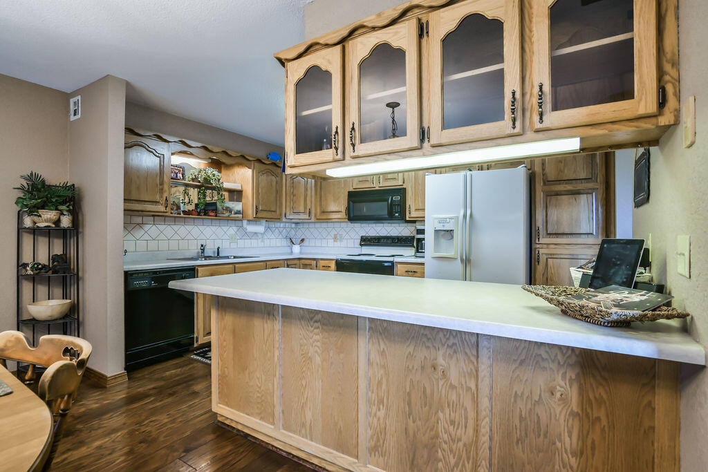 150 Sunken Forest Drive Property Photo 11