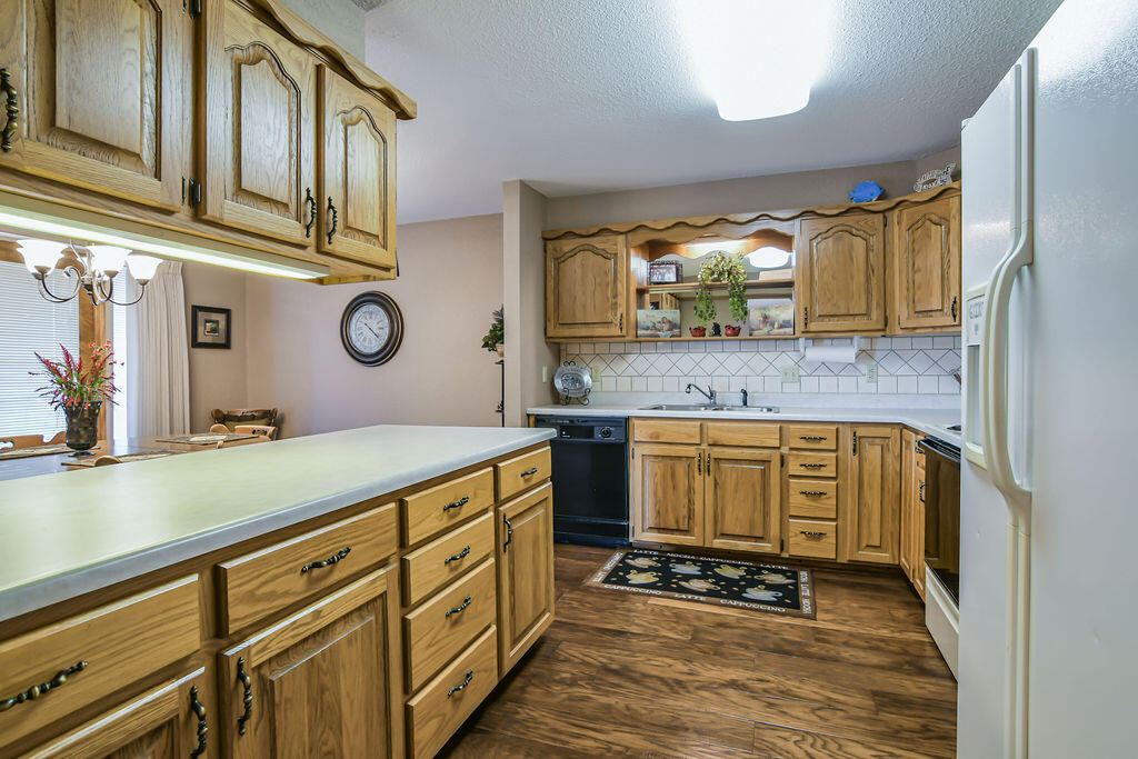 150 Sunken Forest Drive Property Photo 12