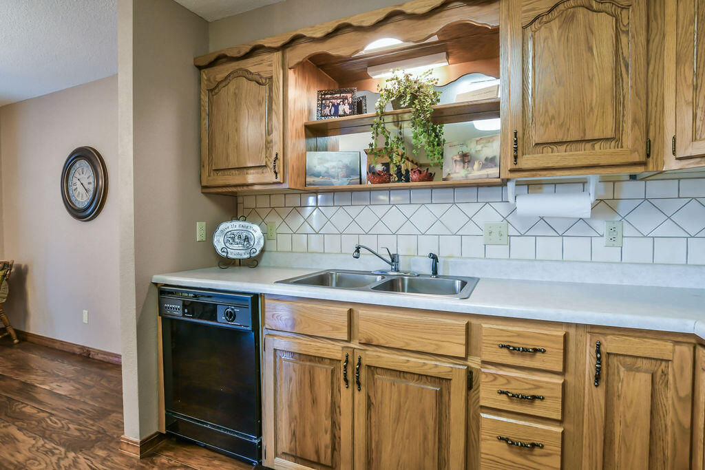 150 Sunken Forest Drive Property Photo 13