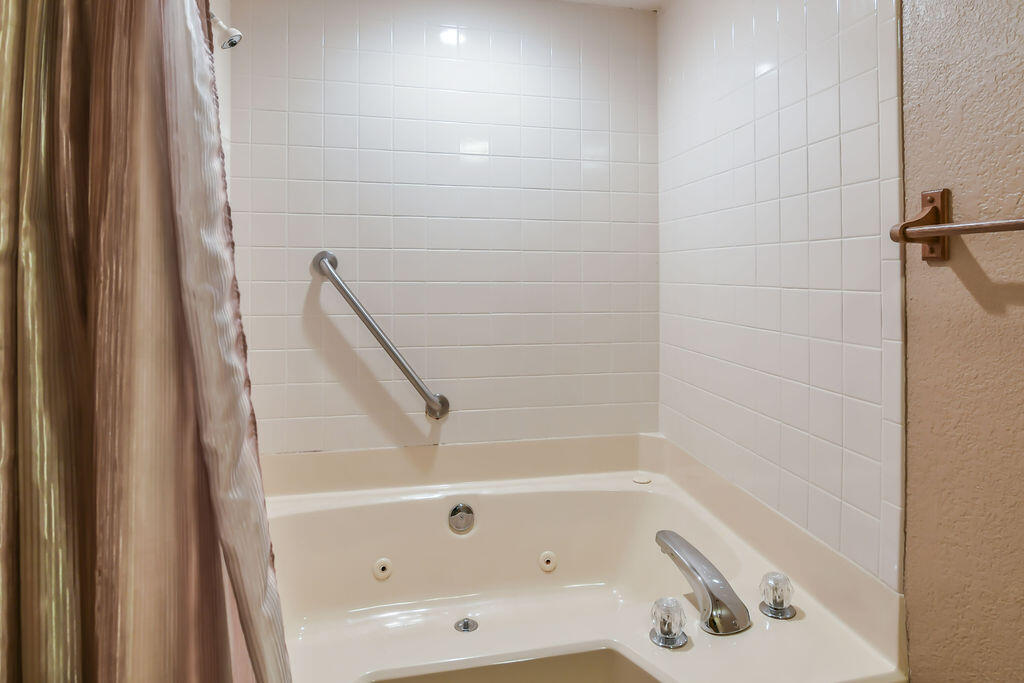 150 Sunken Forest Drive Property Photo 24