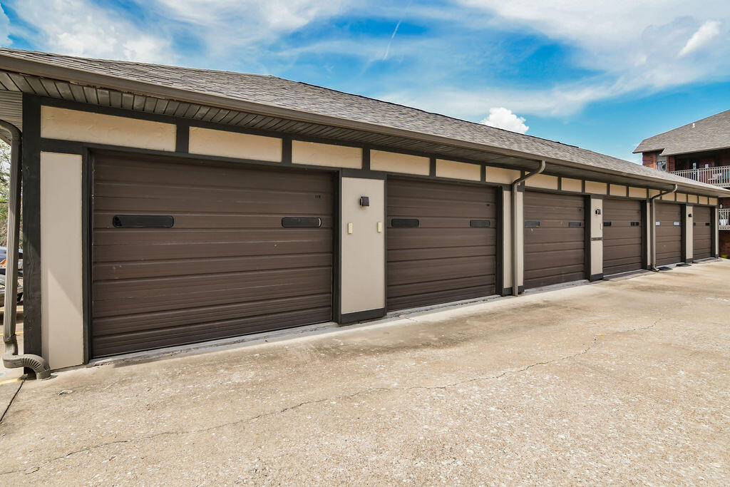 150 Sunken Forest Drive Property Photo 32