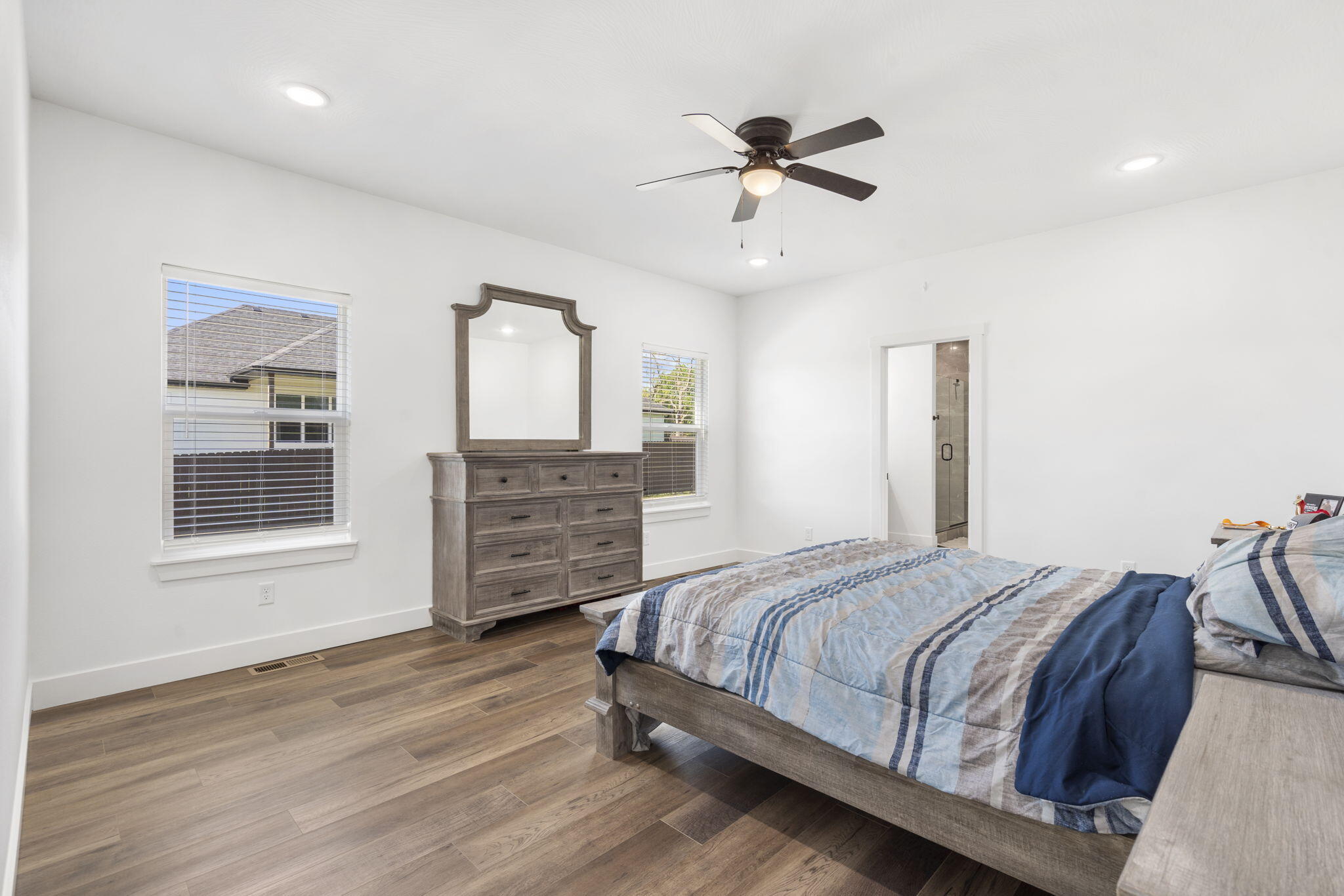 1145 South Henry Avenue Property Photo 14