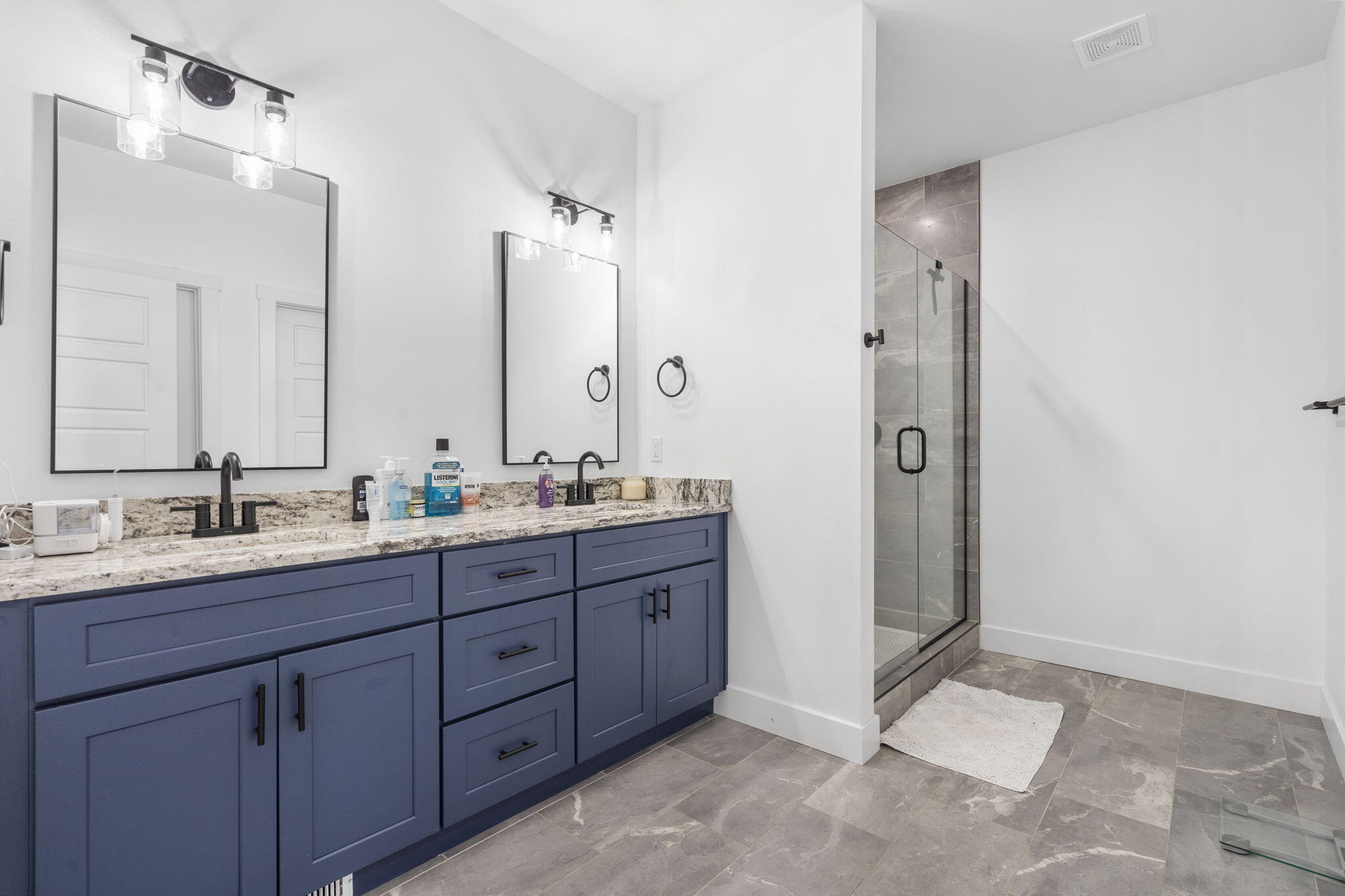 1145 South Henry Avenue Property Photo 16