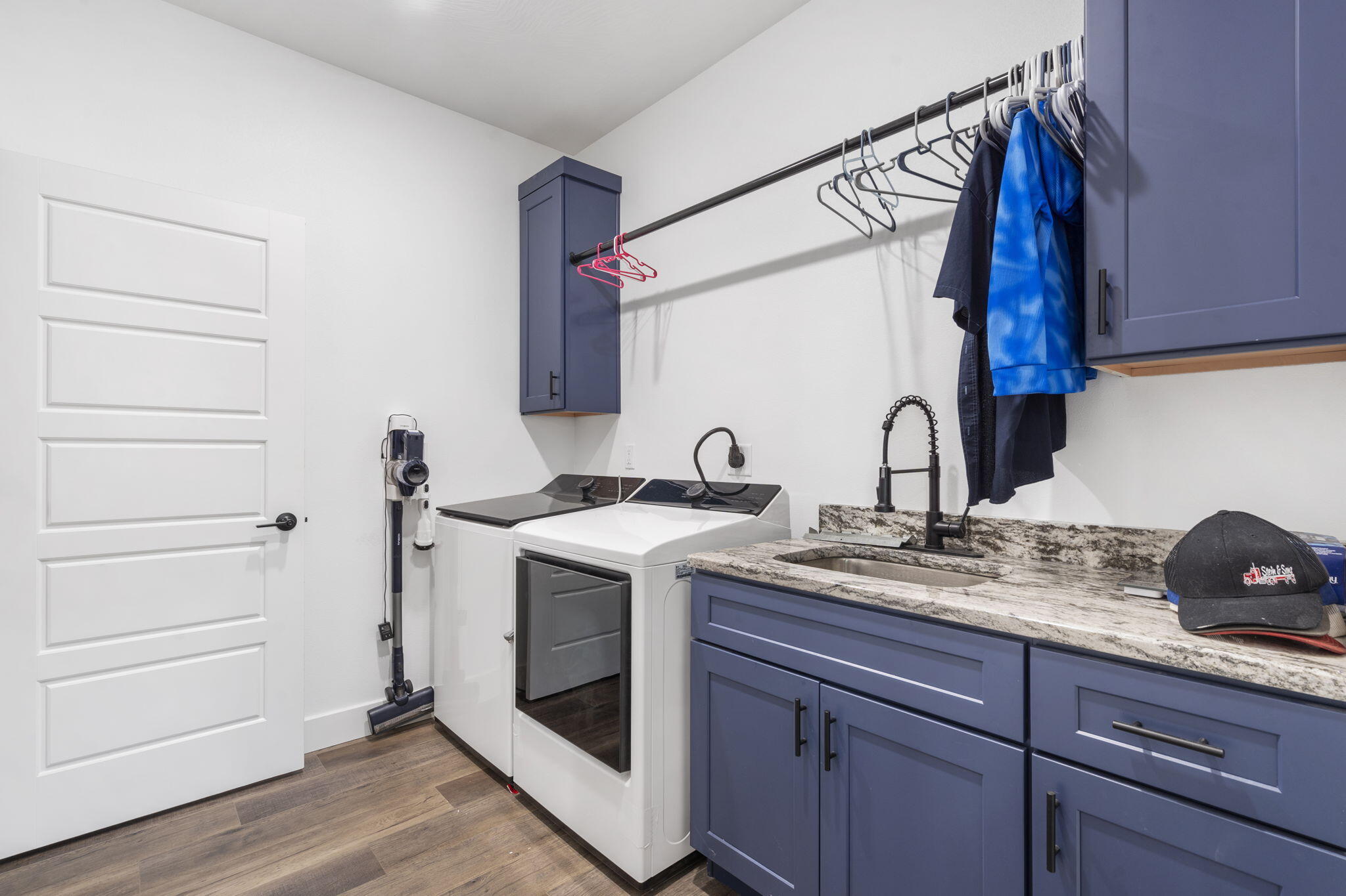 1145 South Henry Avenue Property Photo 19