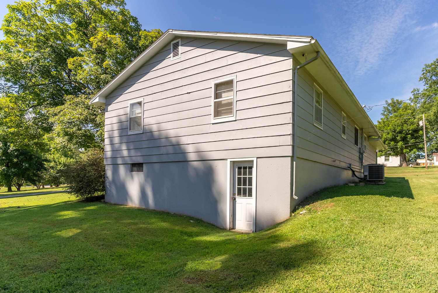 665 Cochran Avenue Property Photo 4