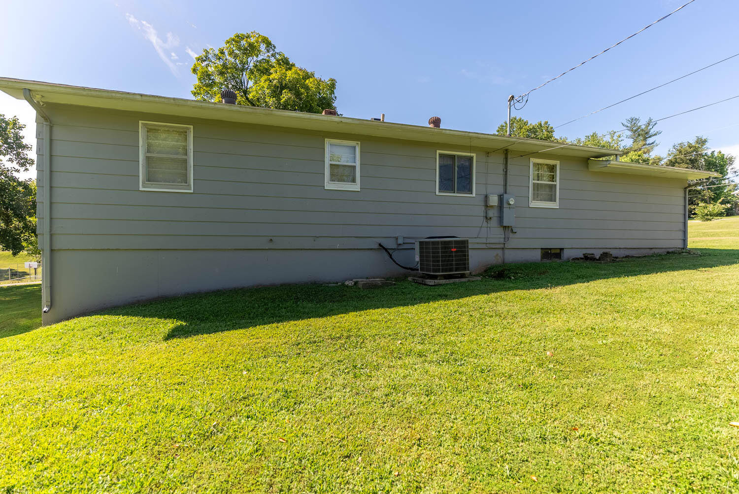 665 Cochran Avenue Property Photo 5