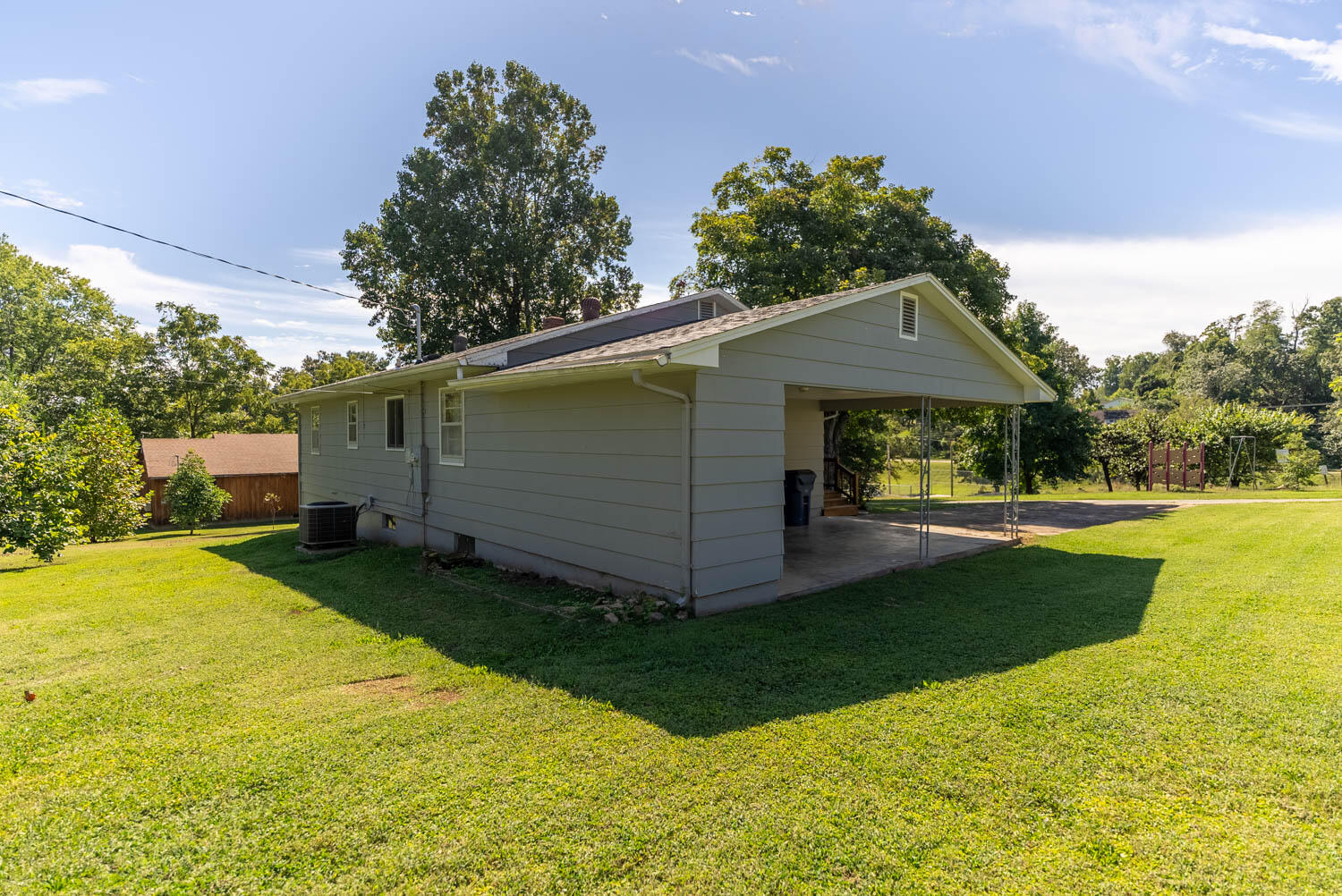 665 Cochran Avenue Property Photo 6