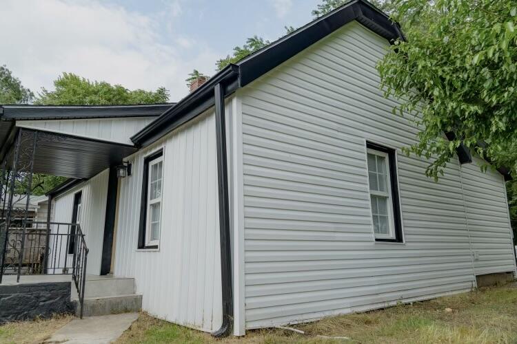 1206 North Clifton Avenue Property Photo 5