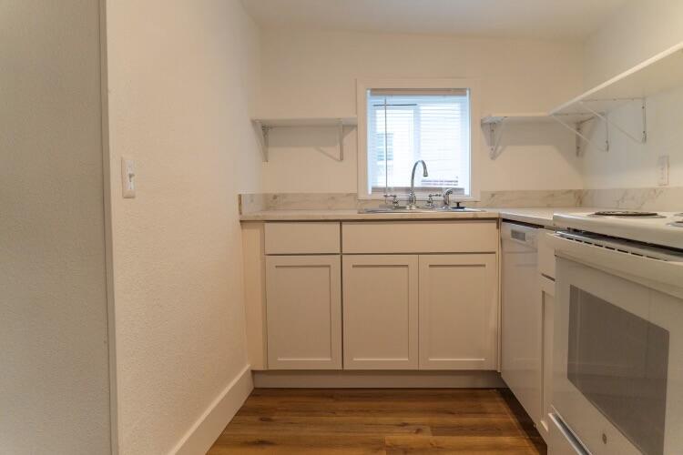 1206 North Clifton Avenue Property Photo 9