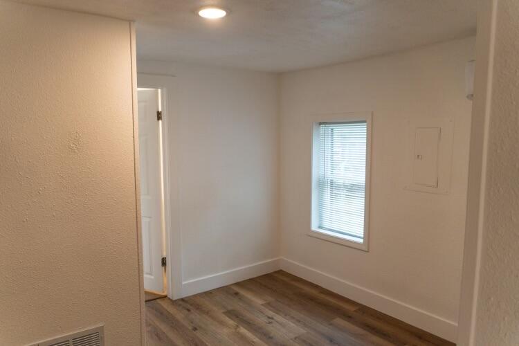 1206 North Clifton Avenue Property Photo 10