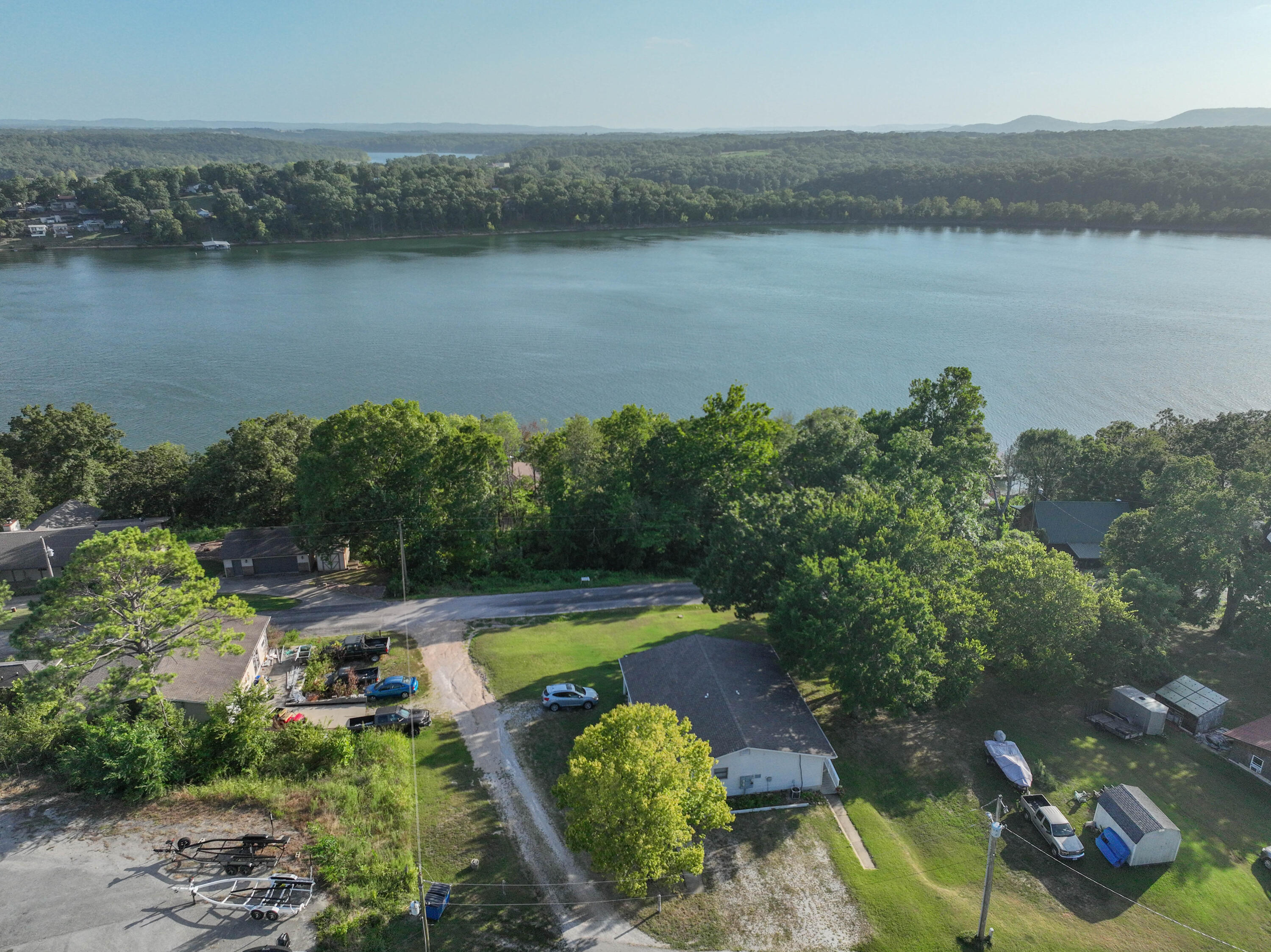 22016 Waters Edge Drive Property Photo 7