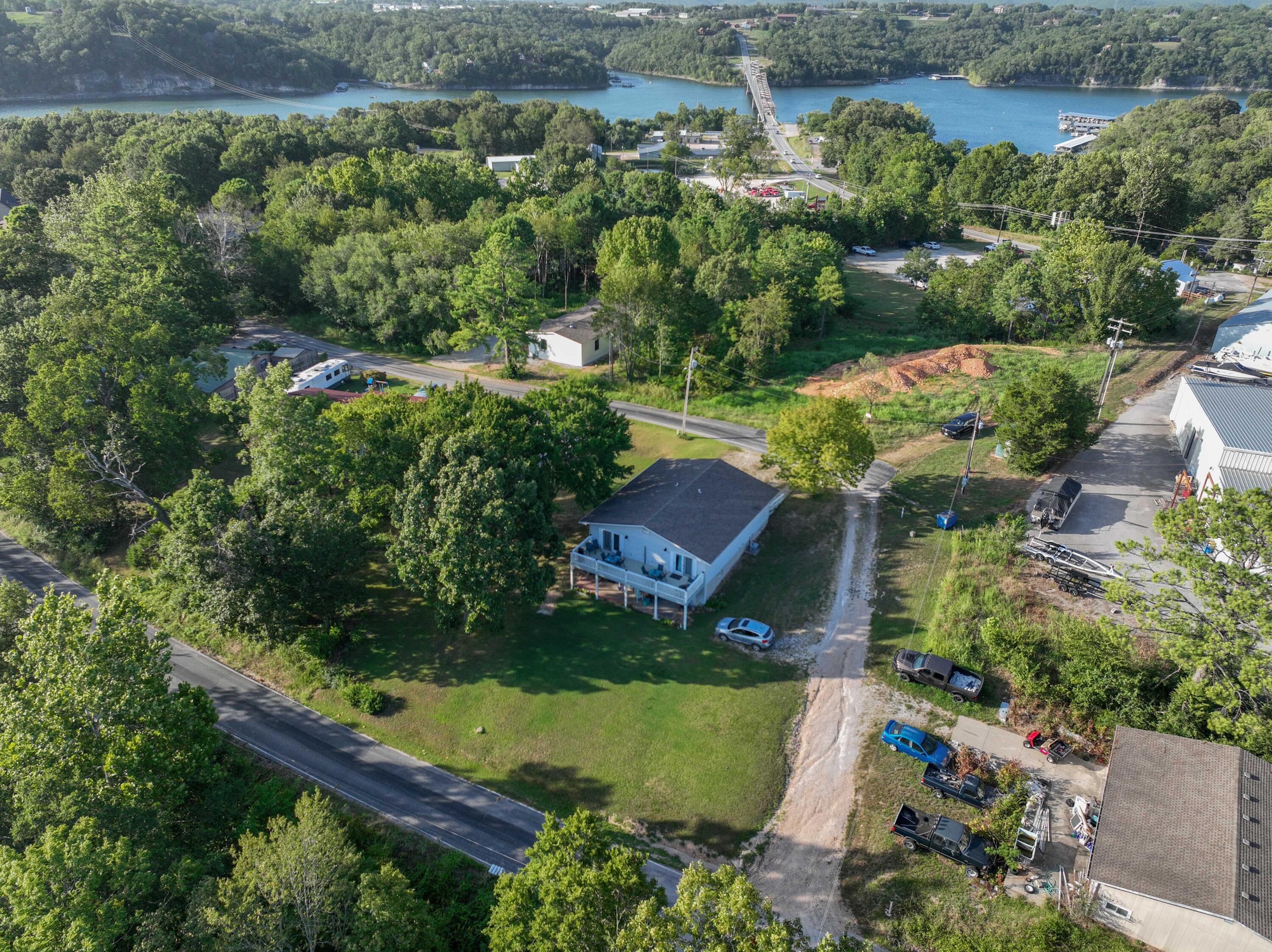 22016 Waters Edge Drive Property Photo 8