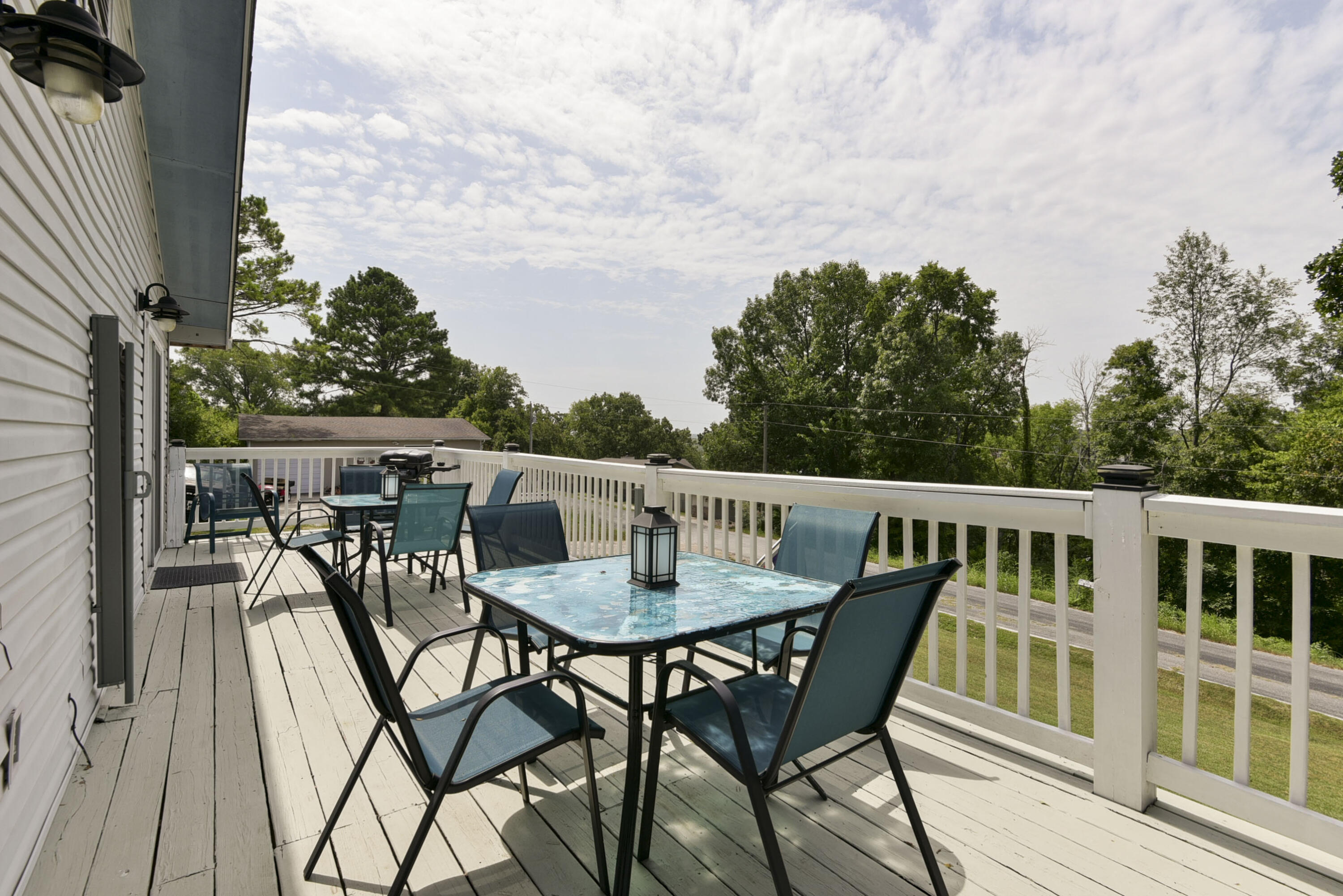 22016 Waters Edge Drive Property Photo 9