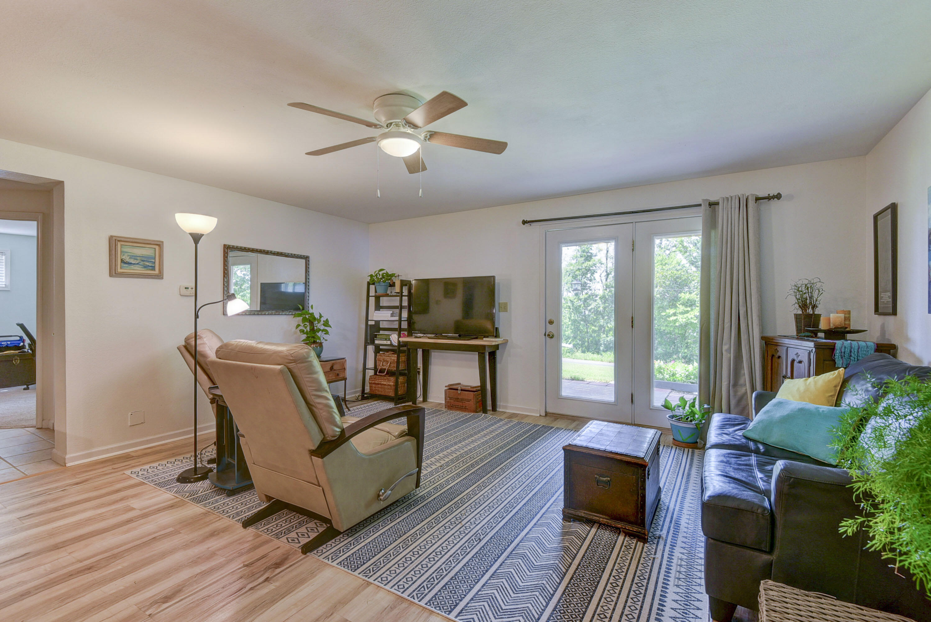 22016 Waters Edge Drive Property Photo 11