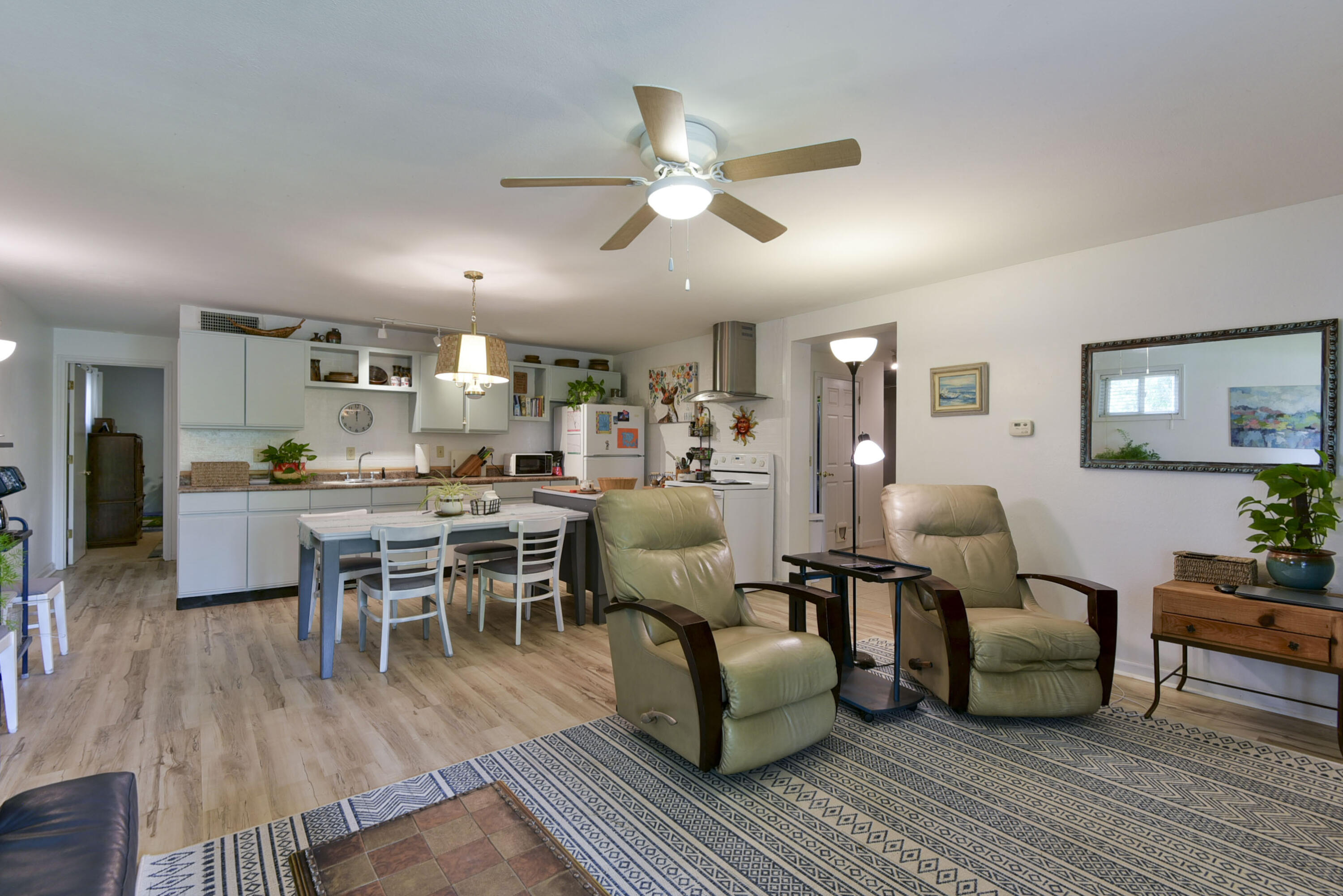 22016 Waters Edge Drive Property Photo 14