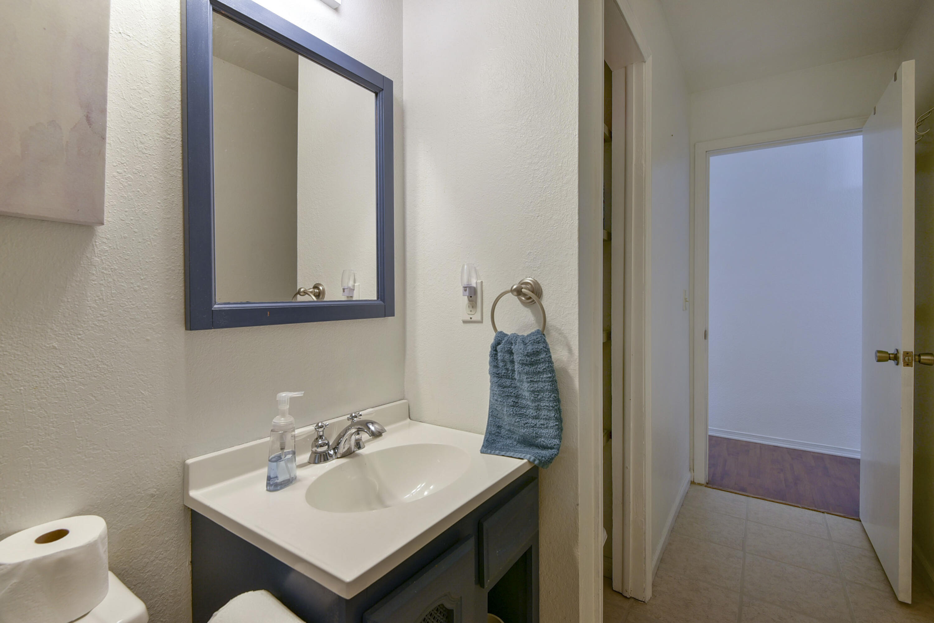 22016 Waters Edge Drive Property Photo 33