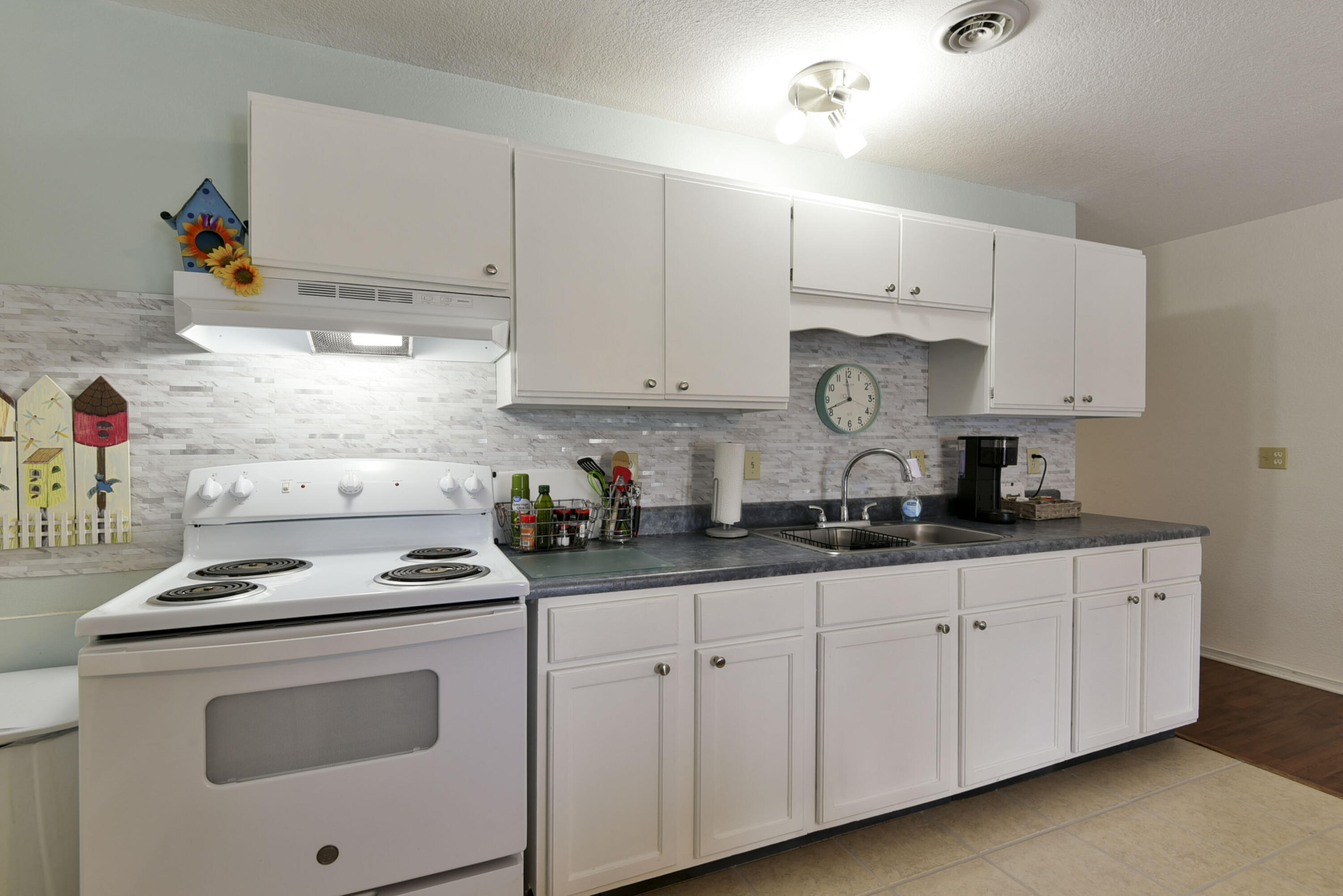 22016 Waters Edge Drive Property Photo 40