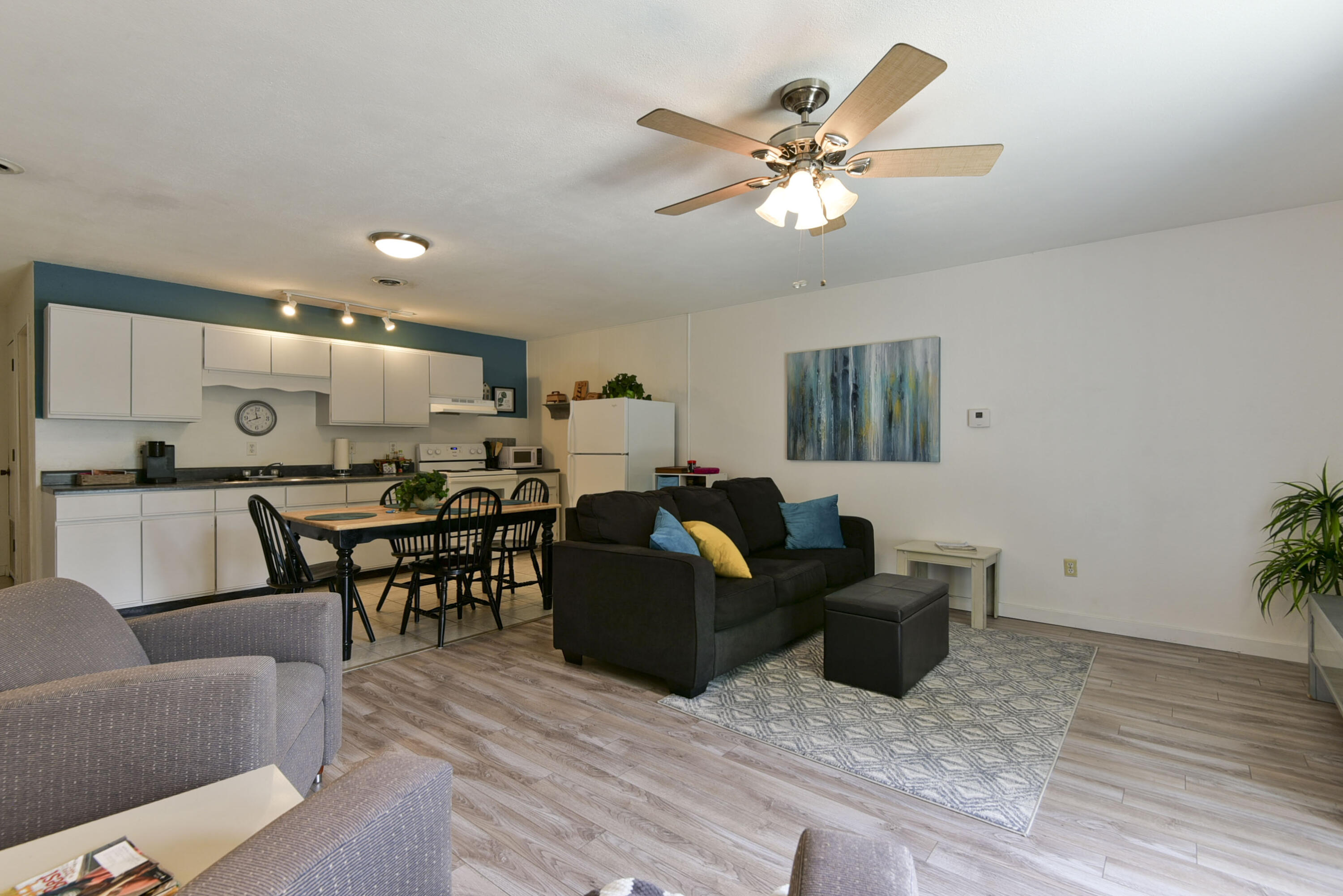 22016 Waters Edge Drive Property Photo 47