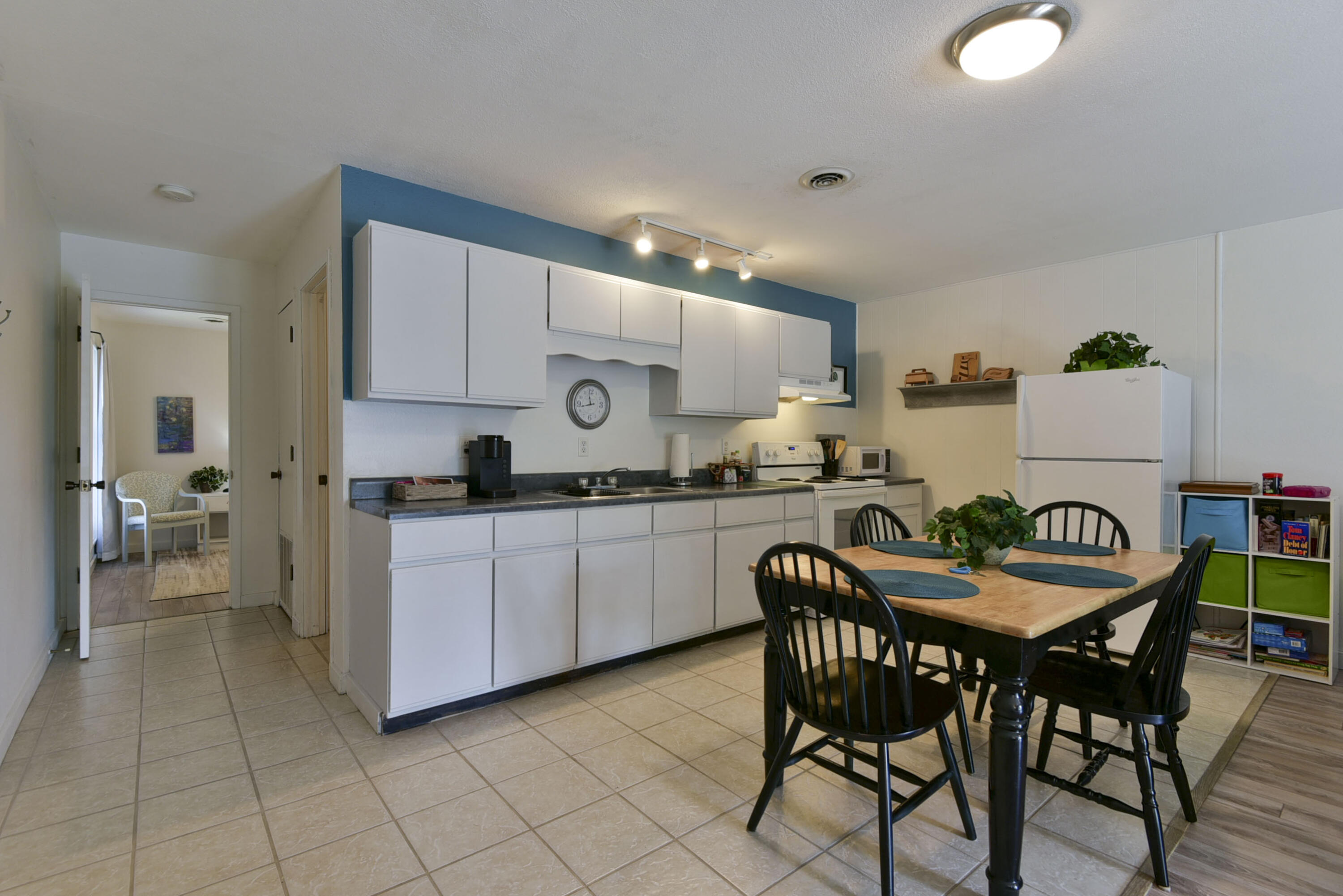 22016 Waters Edge Drive Property Photo 51