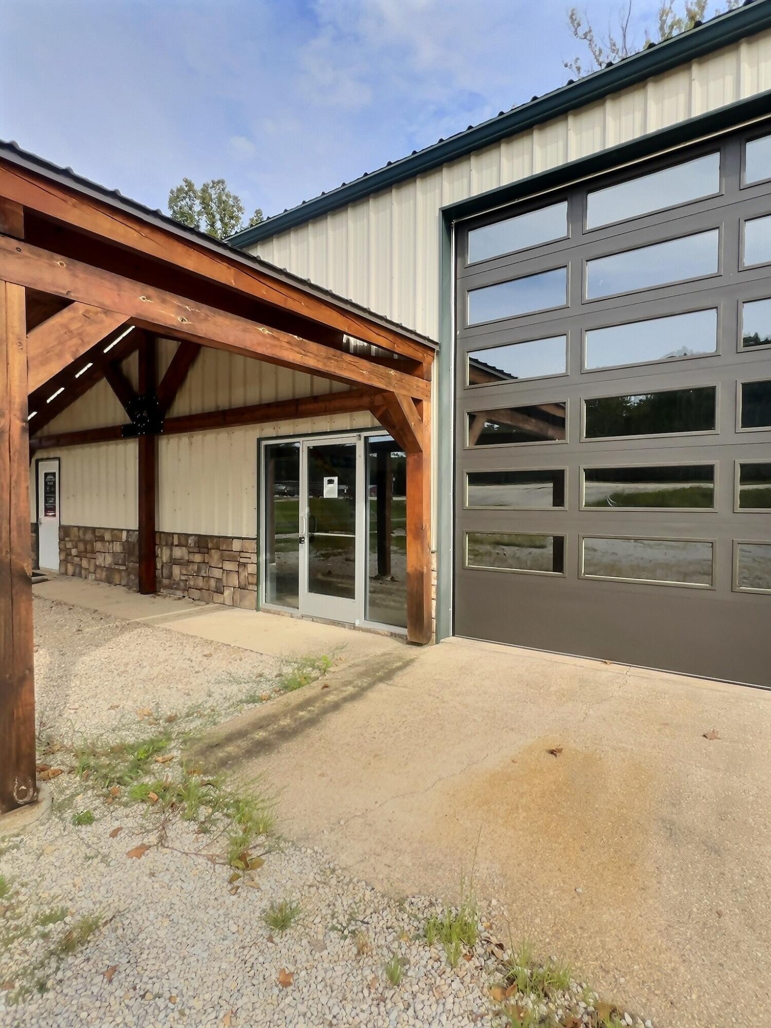 17188 Us Highway 60 Property Photo 5