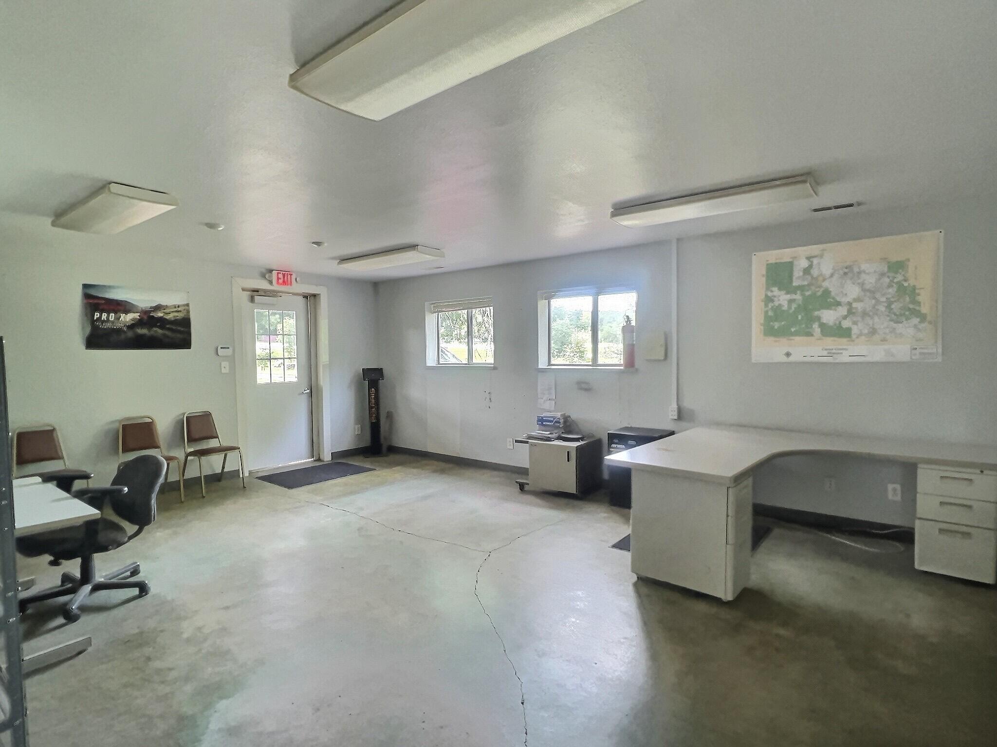 17188 Us Highway 60 Property Photo 9