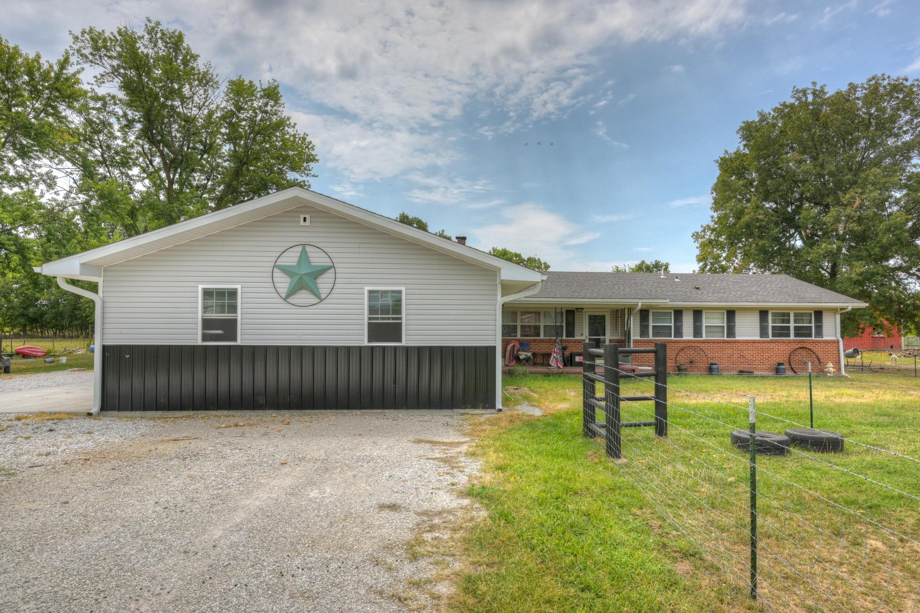13691 Palm Road Property Photo 1