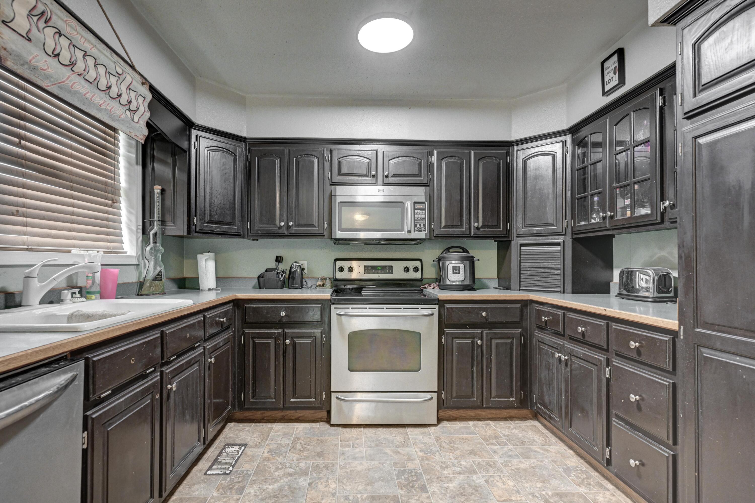 13691 Palm Road Property Photo 10