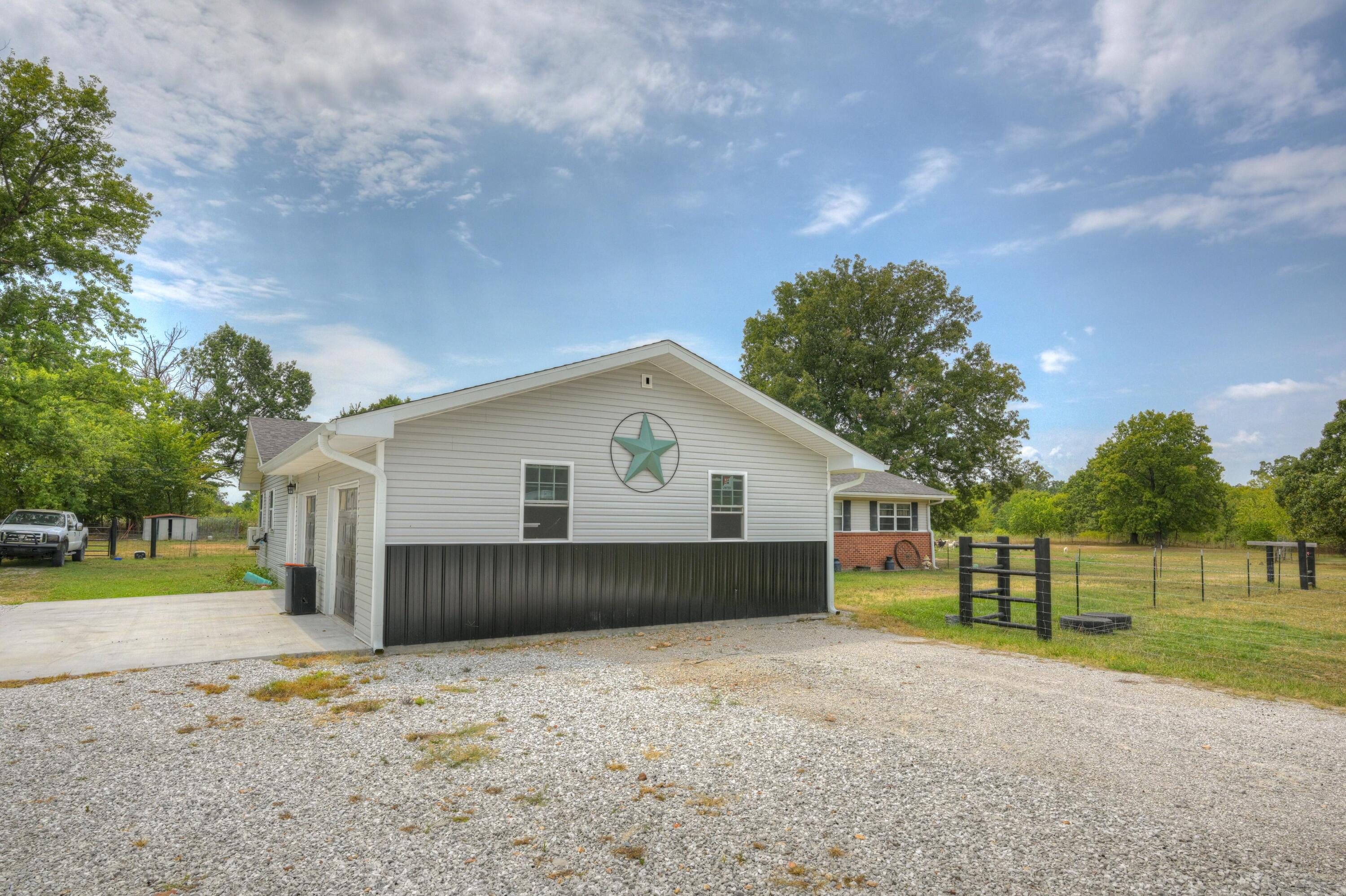 13691 Palm Road Property Photo 44