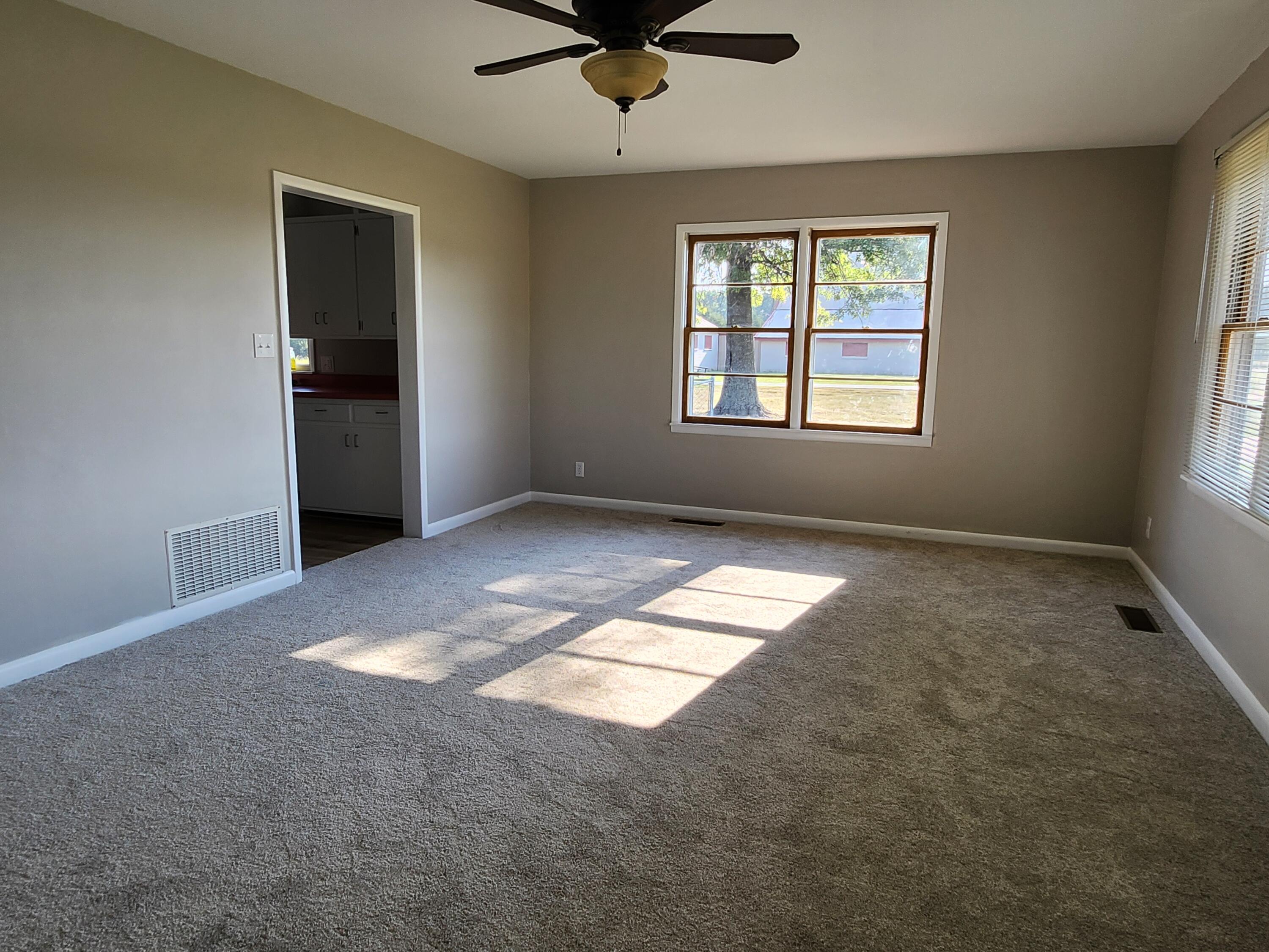 20636 Lawrence 2180 Property Photo 9
