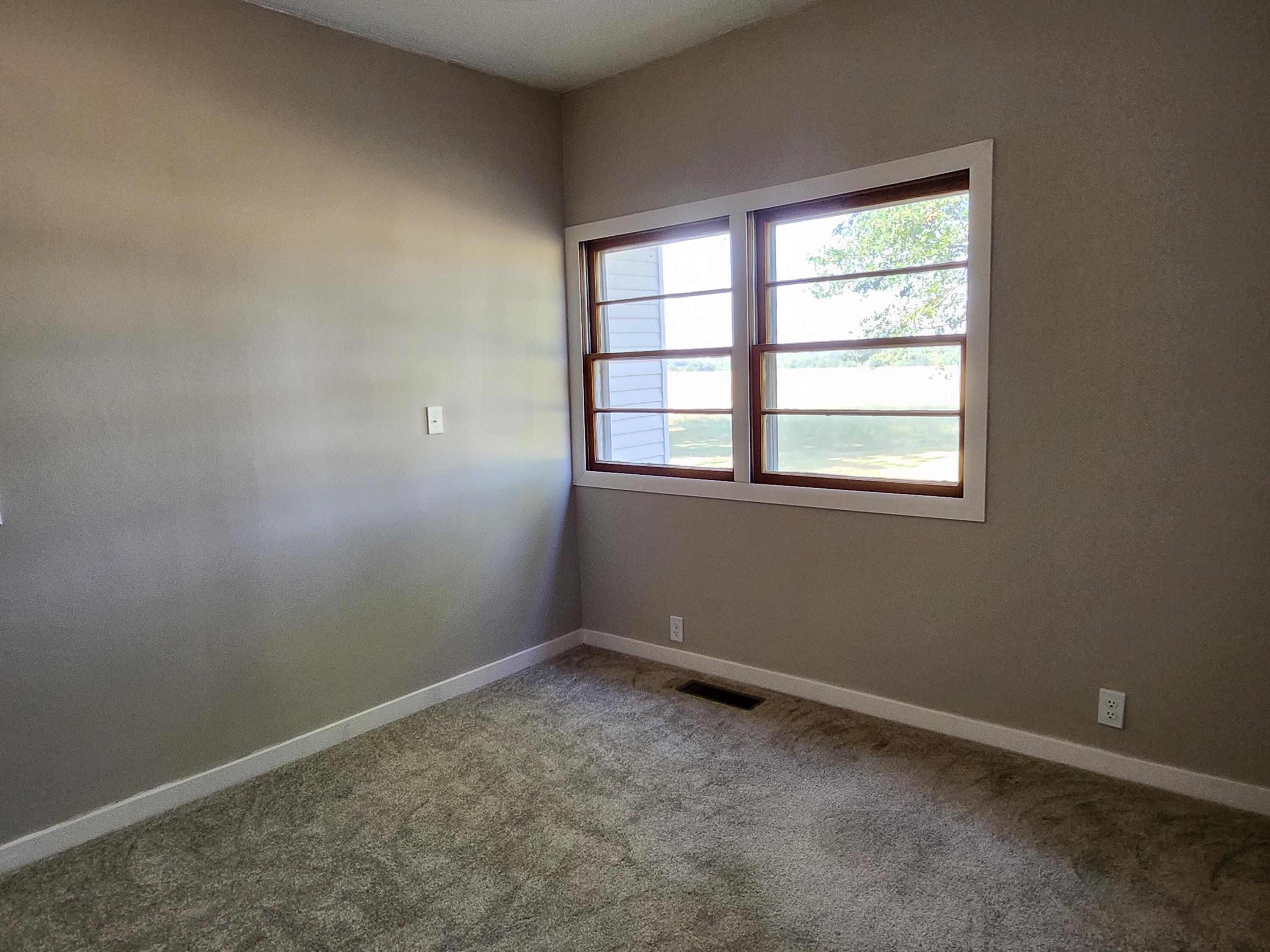 20636 Lawrence 2180 Property Photo 18