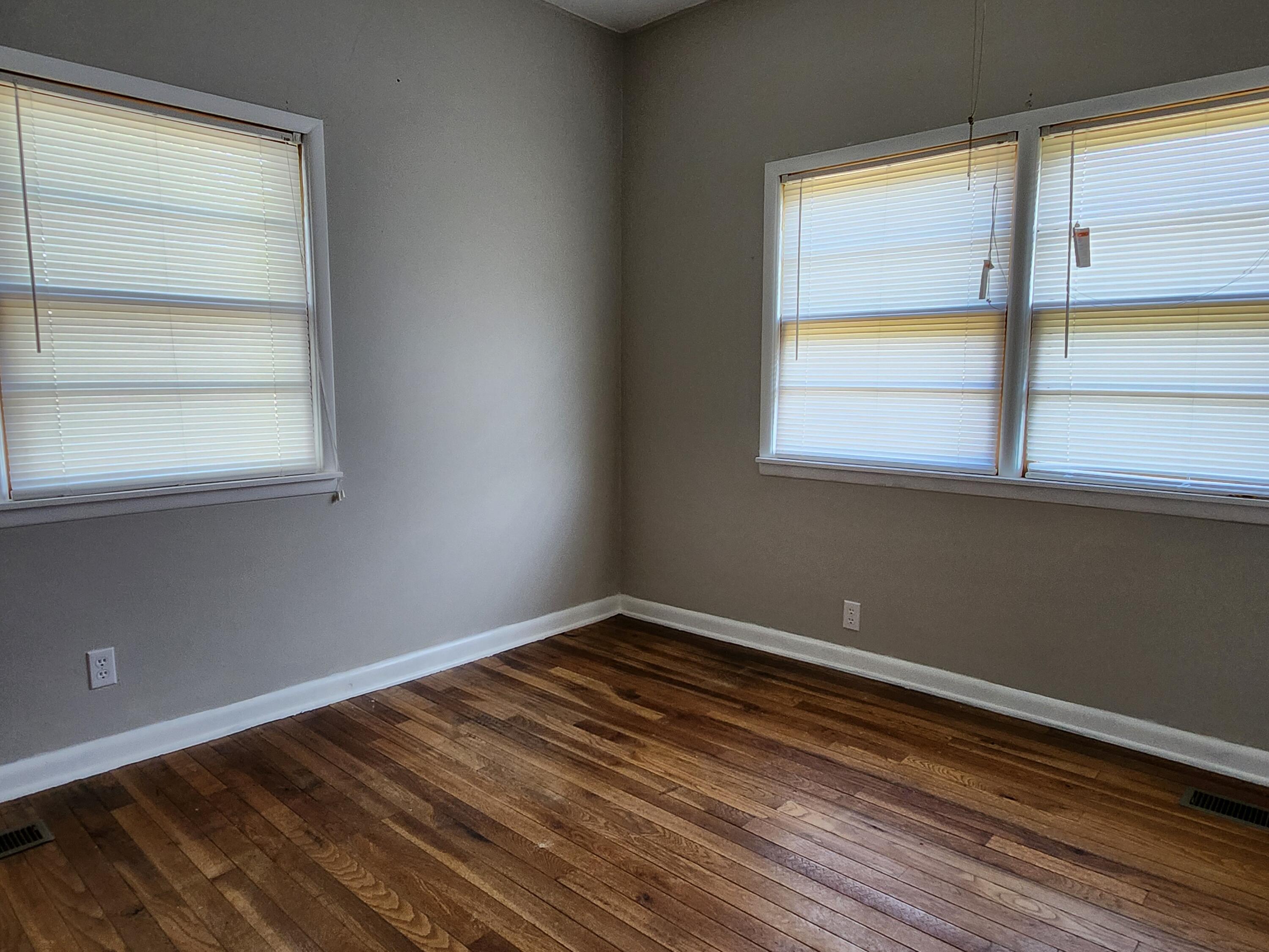 20636 Lawrence 2180 Property Photo 21