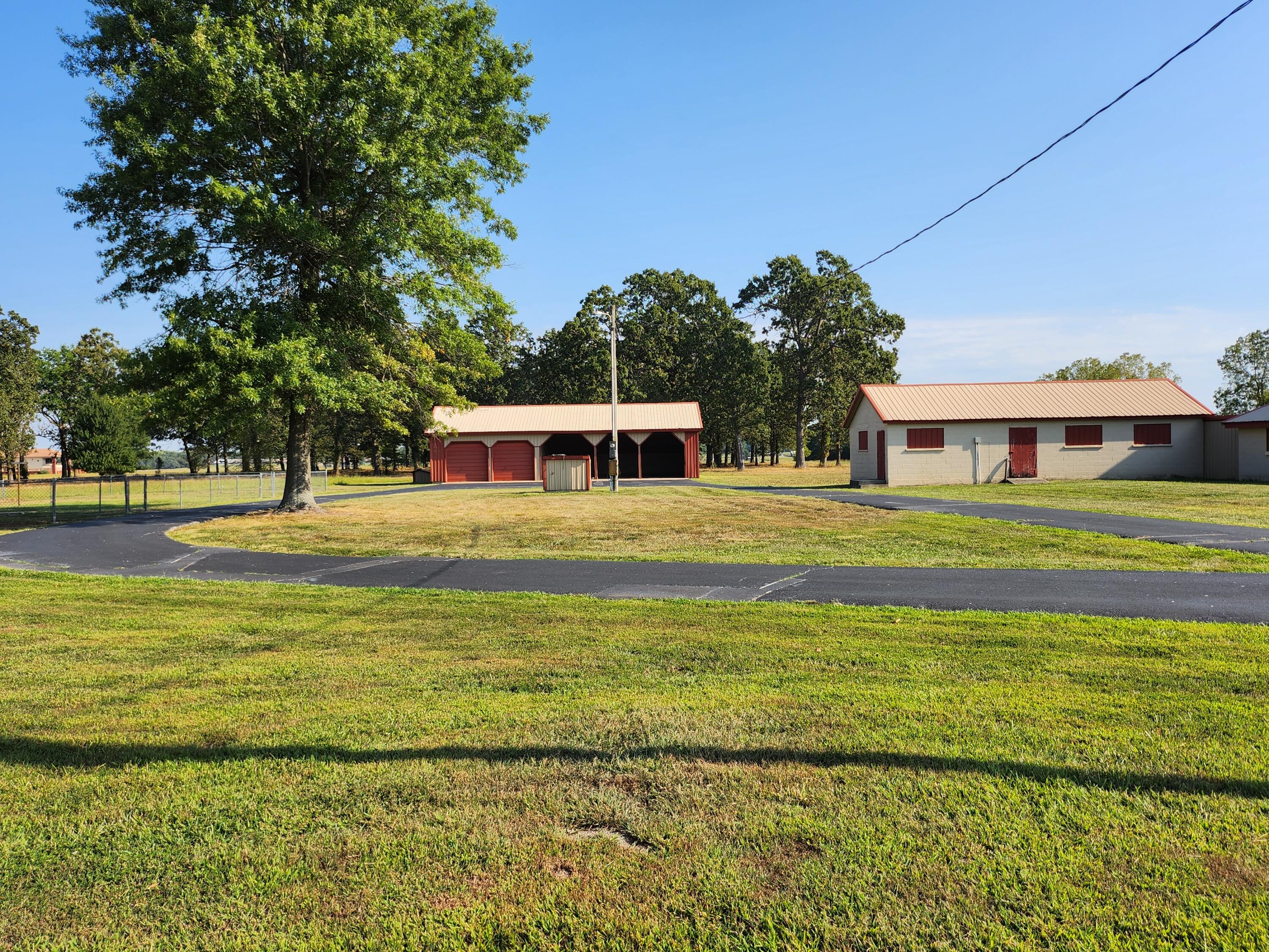20636 Lawrence 2180 Property Photo 40