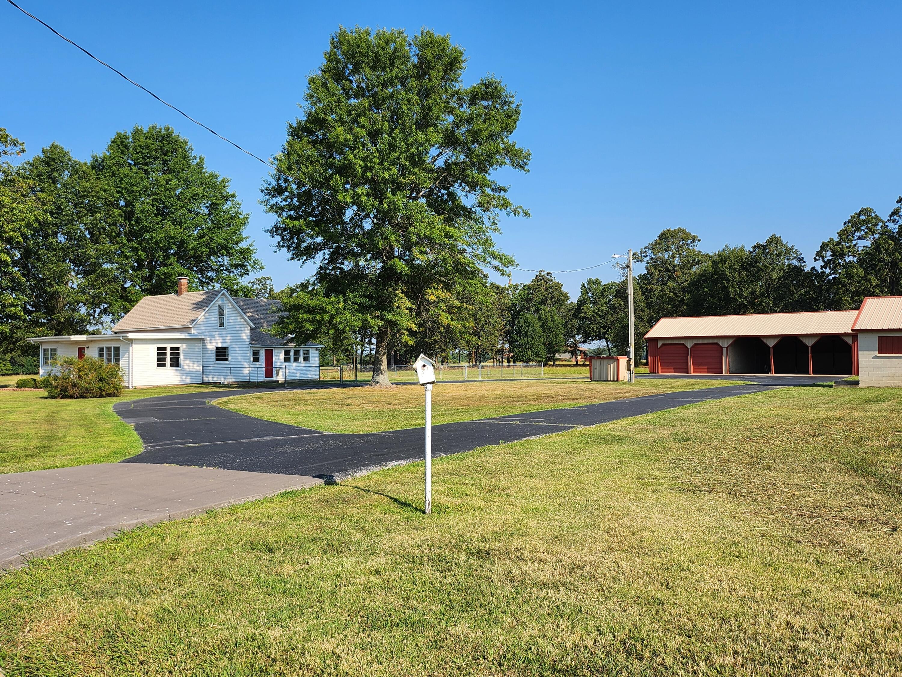20636 Lawrence 2180 Property Photo 41